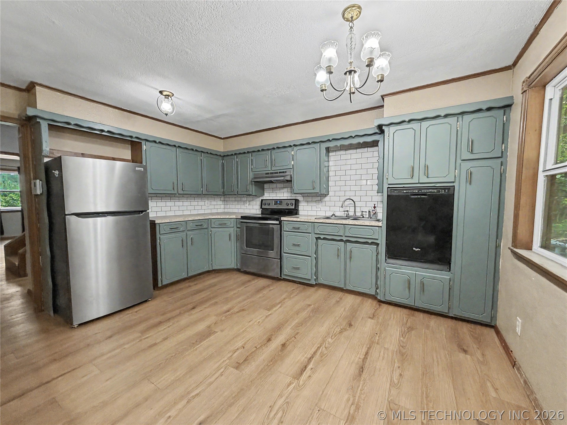 17589 Wedgewood Drive Property Photo 26