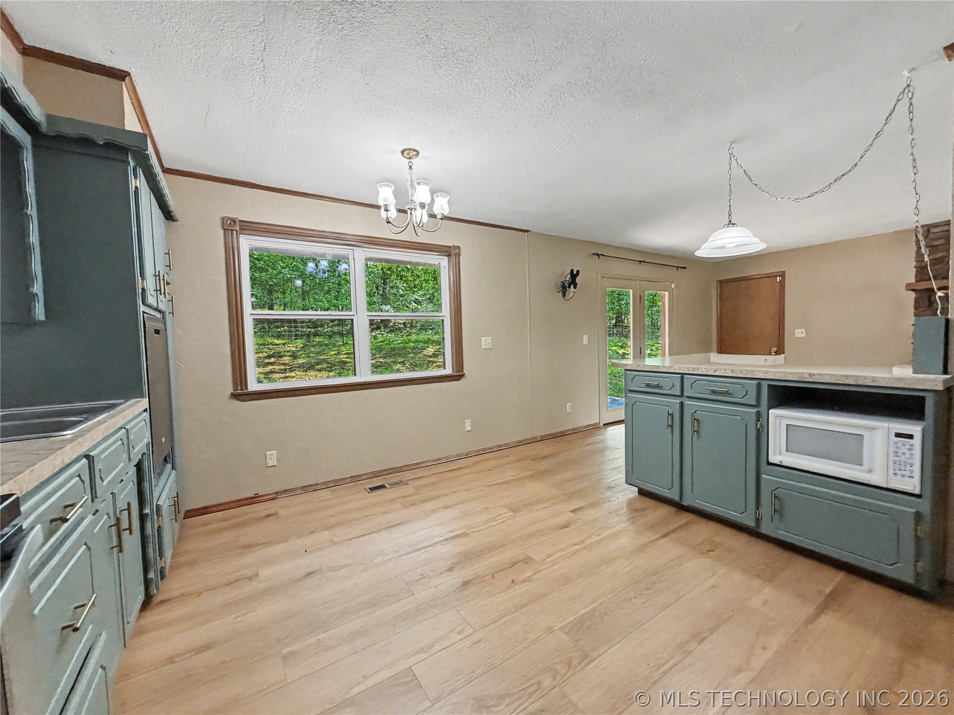 17589 Wedgewood Drive Property Photo 28