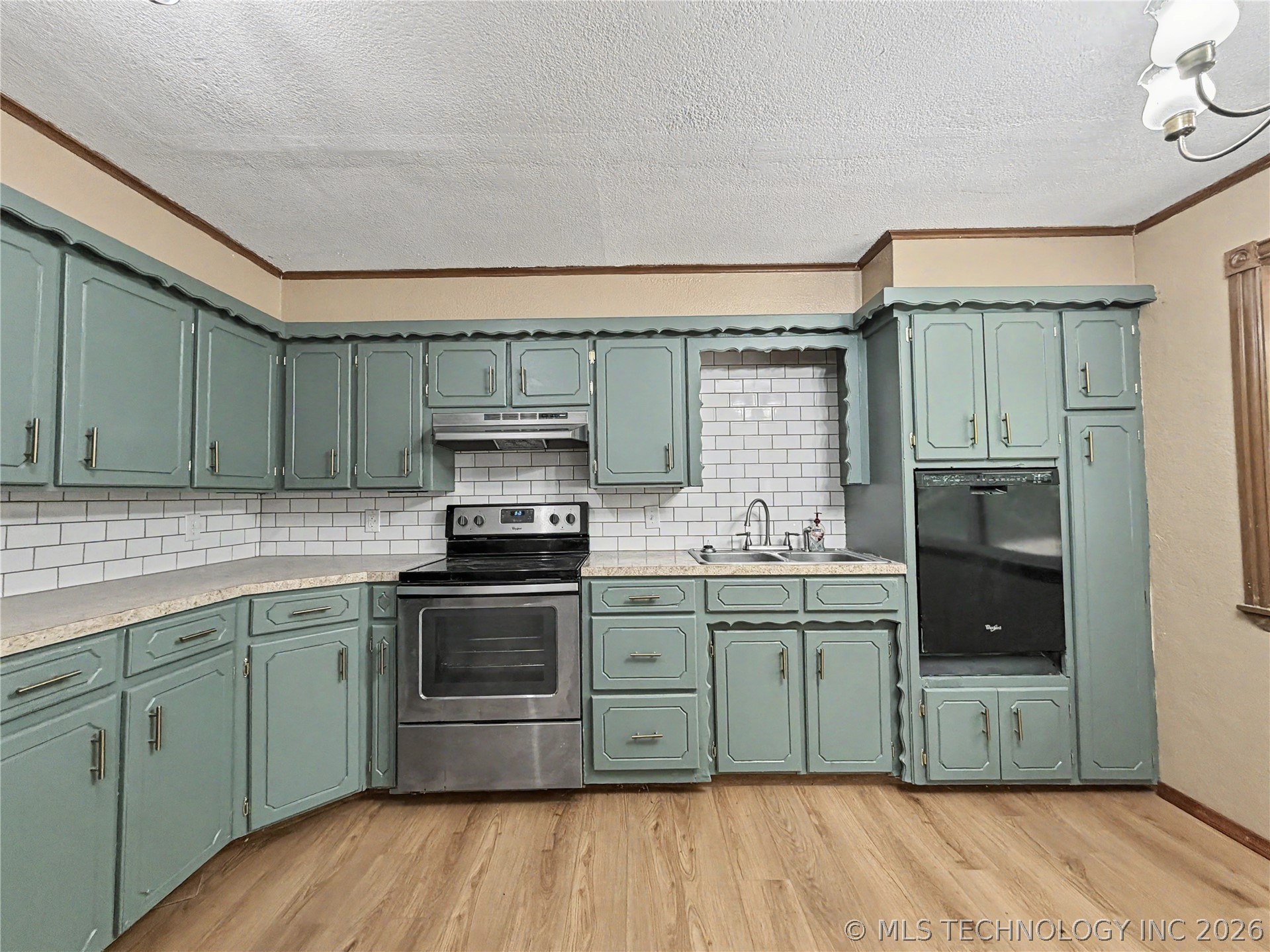 17589 Wedgewood Drive Property Photo 31
