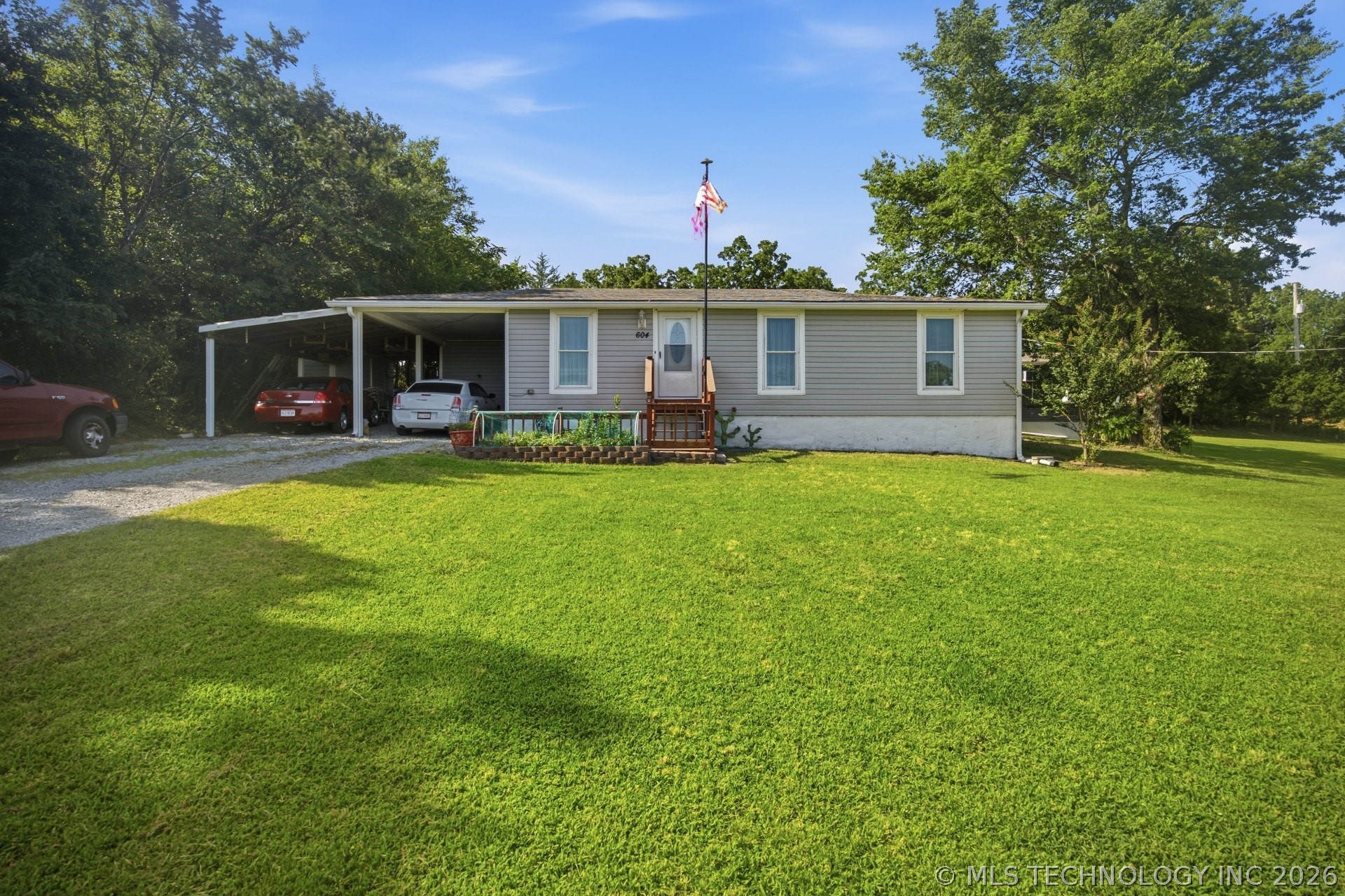 604 8th Street Property Photo 1