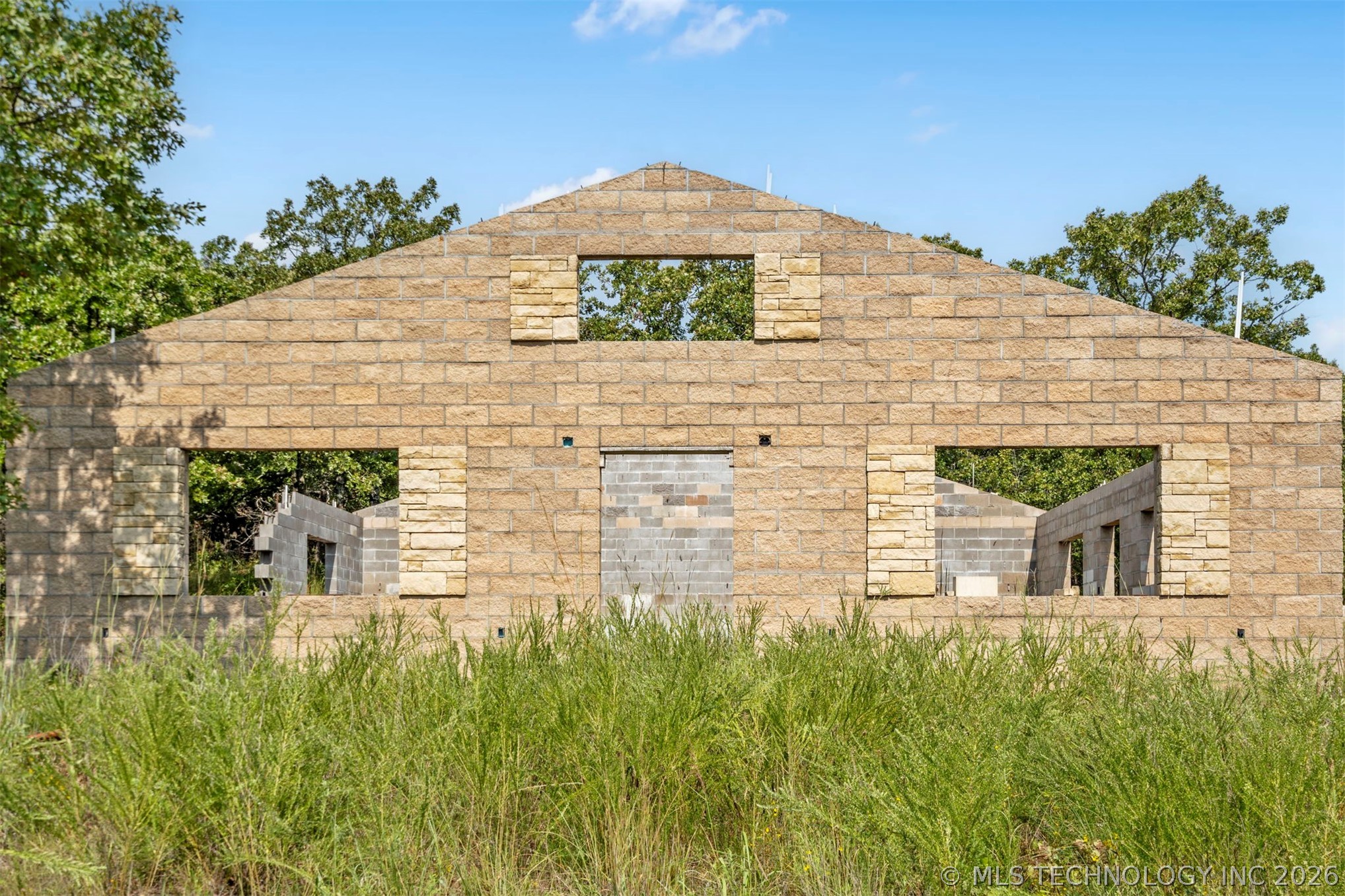New Prue Road Property Photo 2