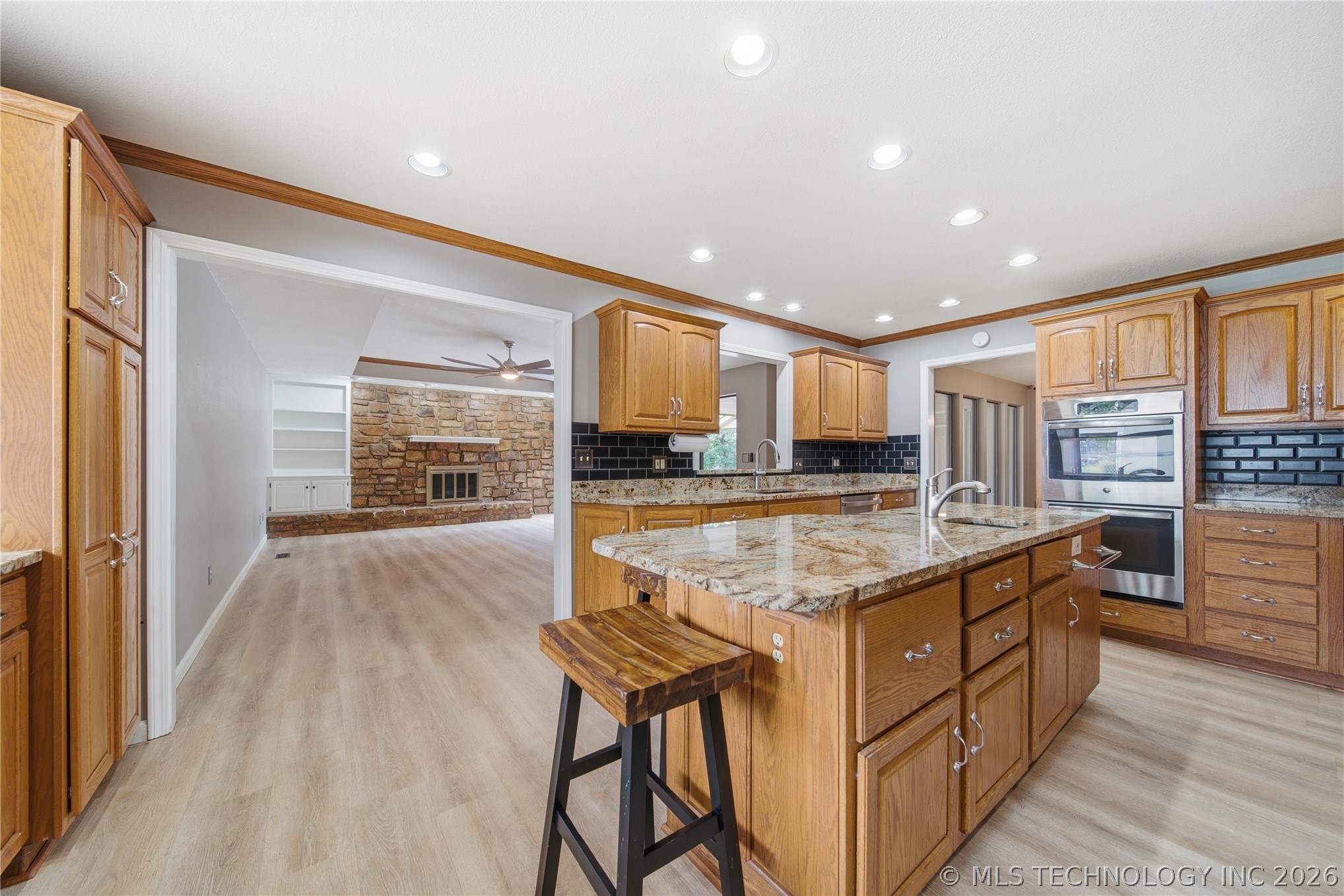 6609 S Redbud Avenue Property Photo 17