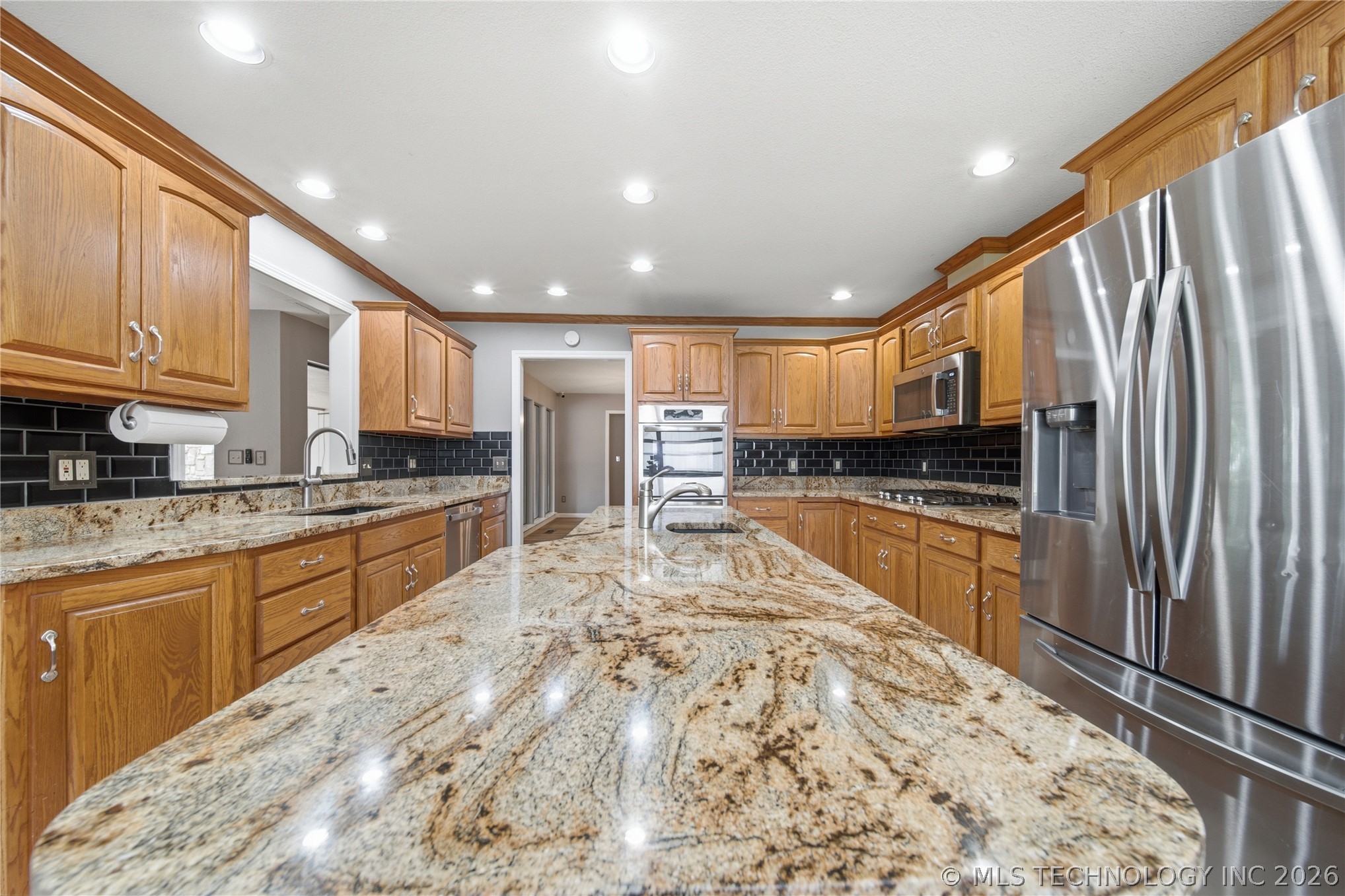 6609 S Redbud Avenue Property Photo 18
