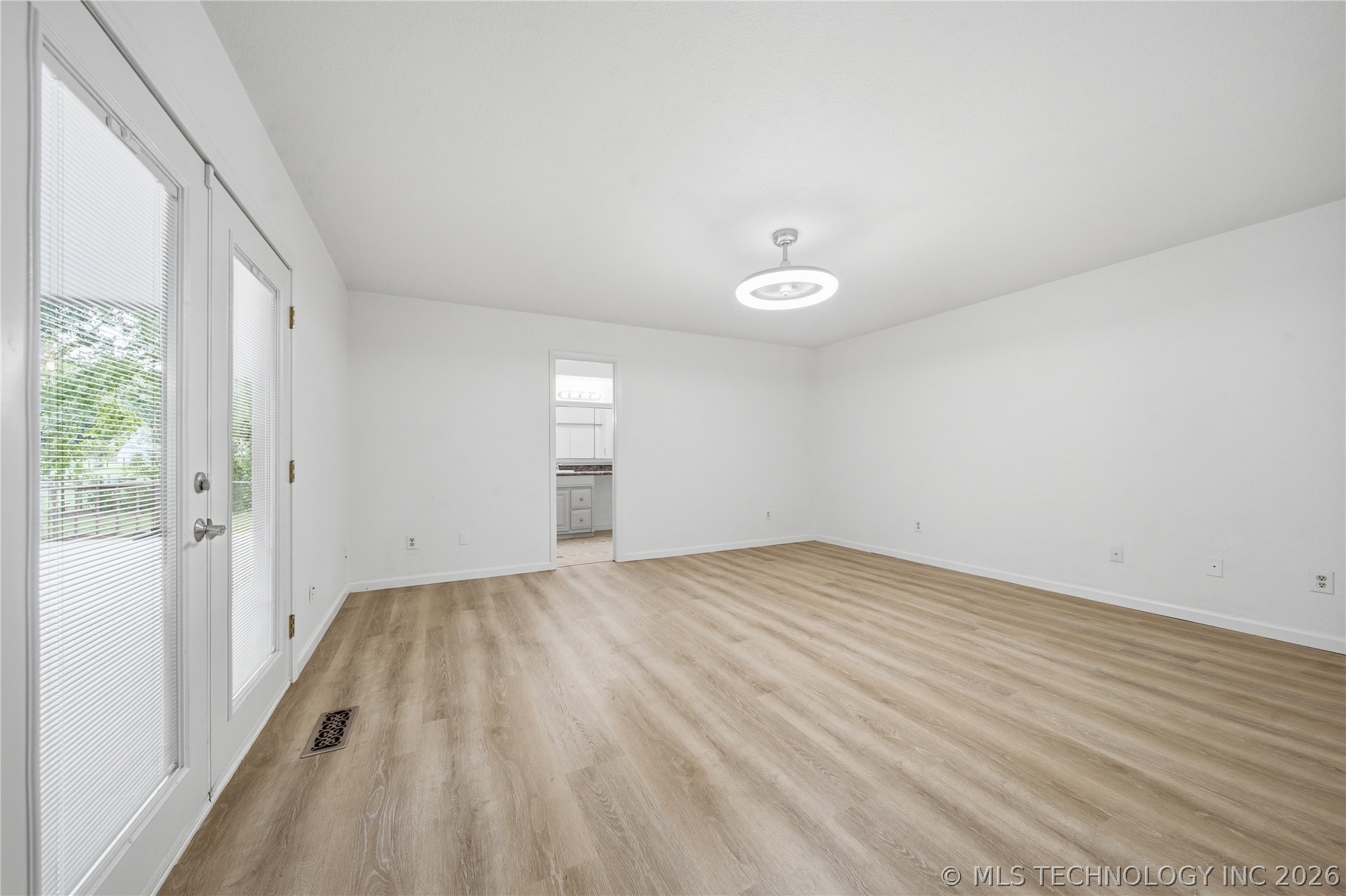 6609 S Redbud Avenue Property Photo 23