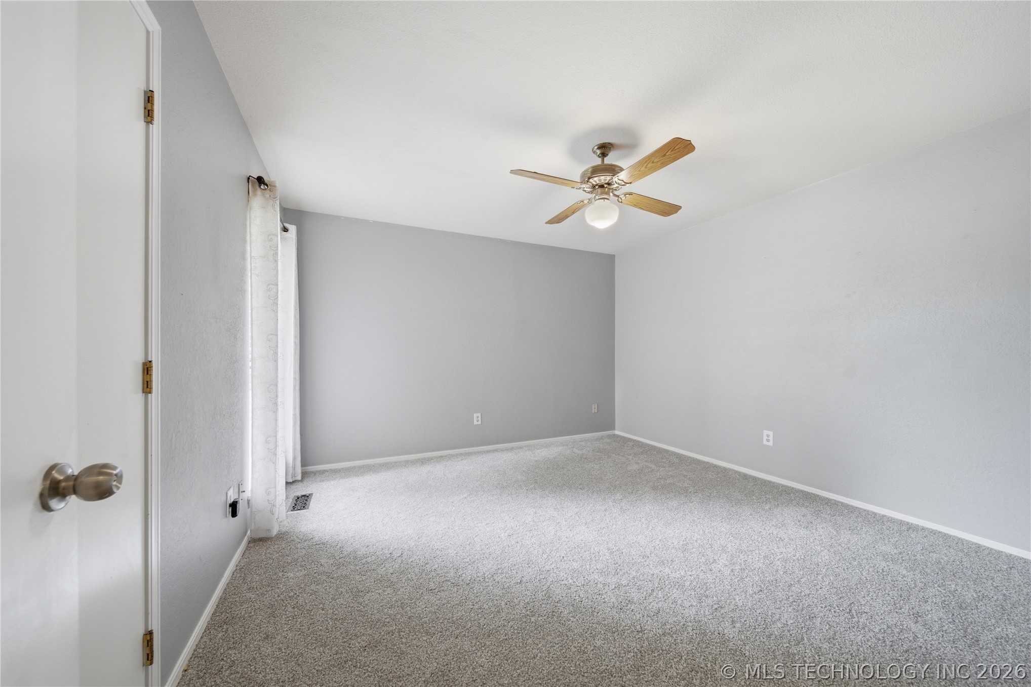 6609 S Redbud Avenue Property Photo 31