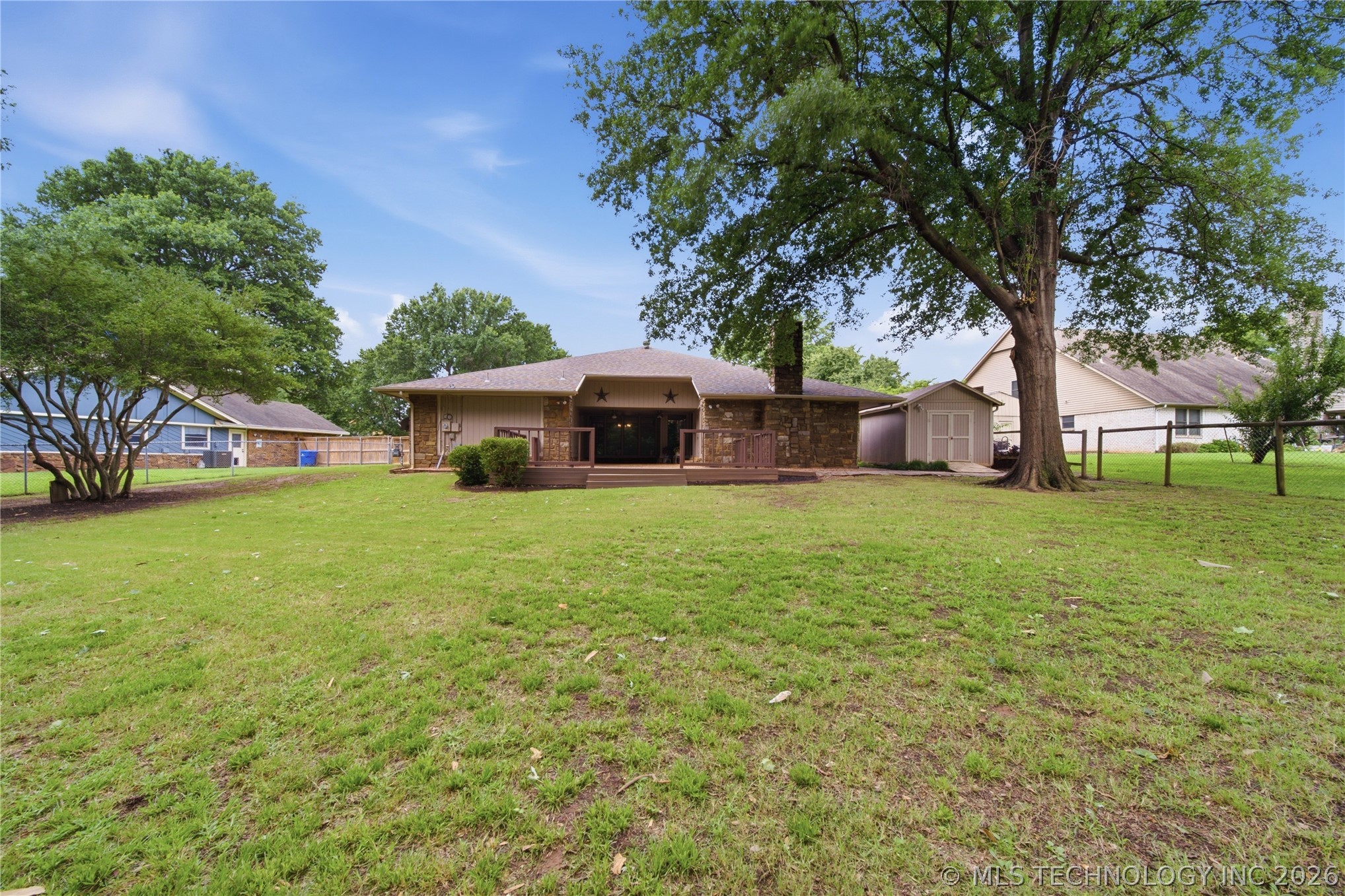 6609 S Redbud Avenue Property Photo 33