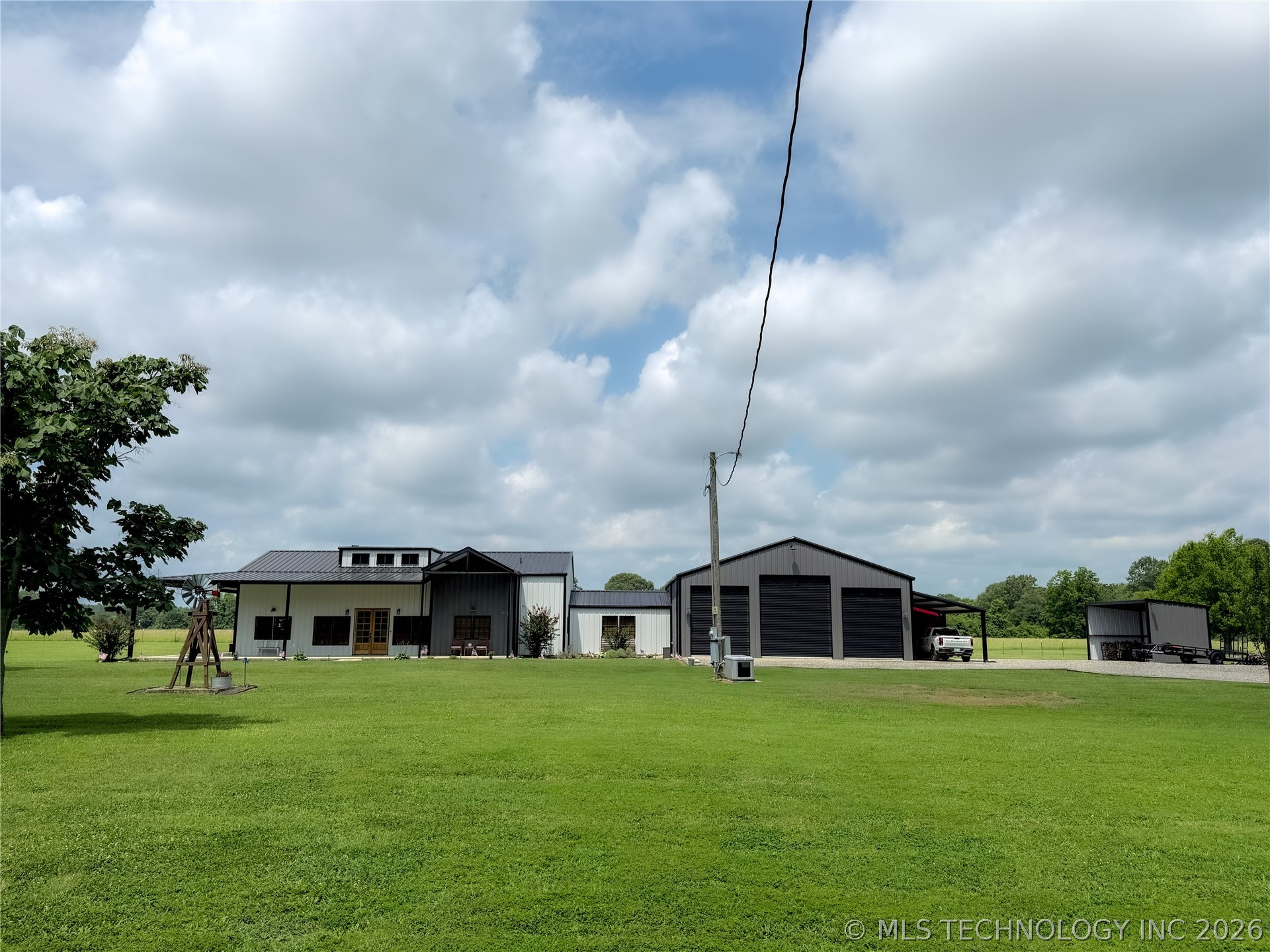 986 N 4430 Property Photo 2
