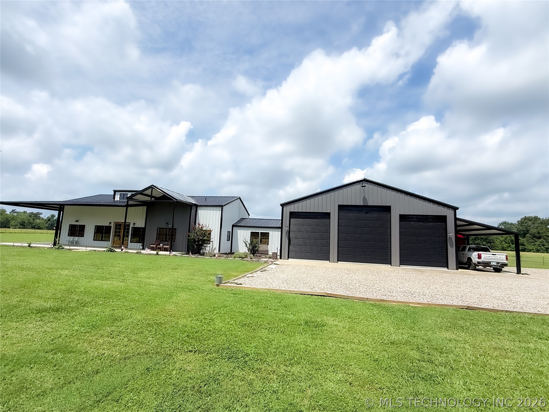 986 N 4430 Property Photo 3