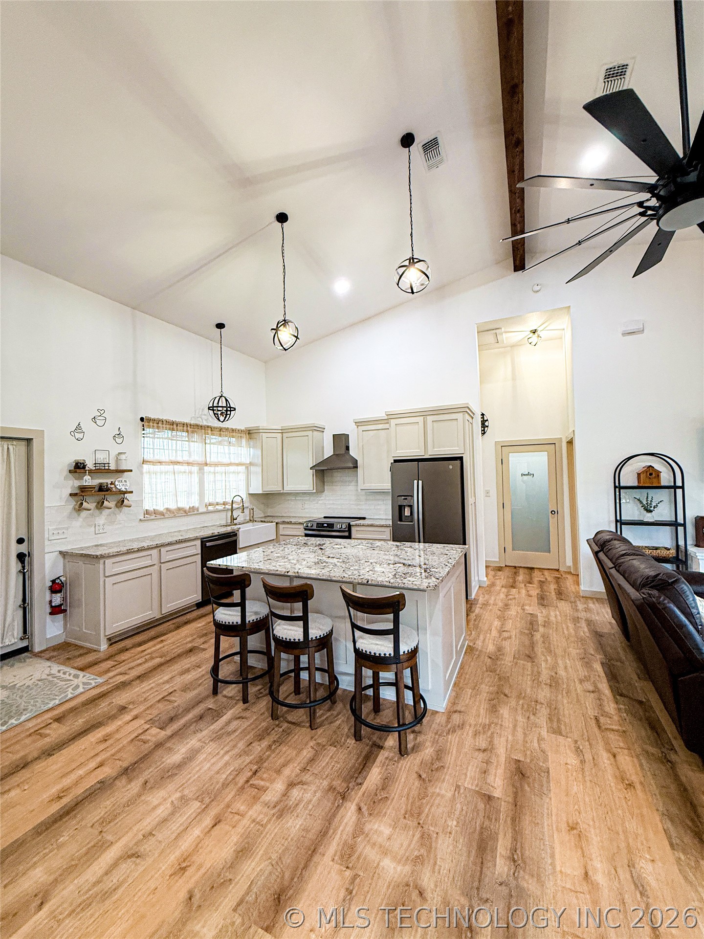 986 N 4430 Property Photo 30