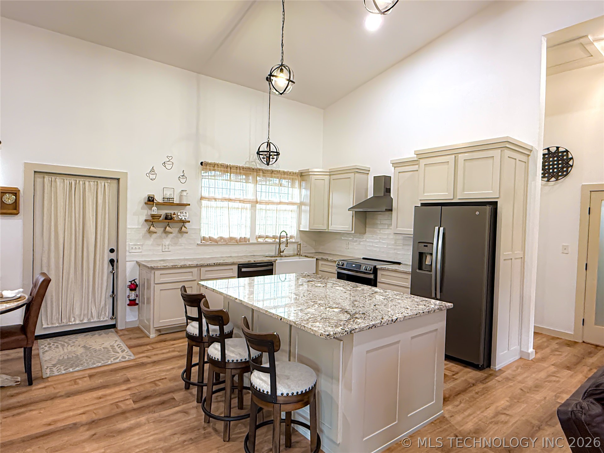 986 N 4430 Property Photo 31