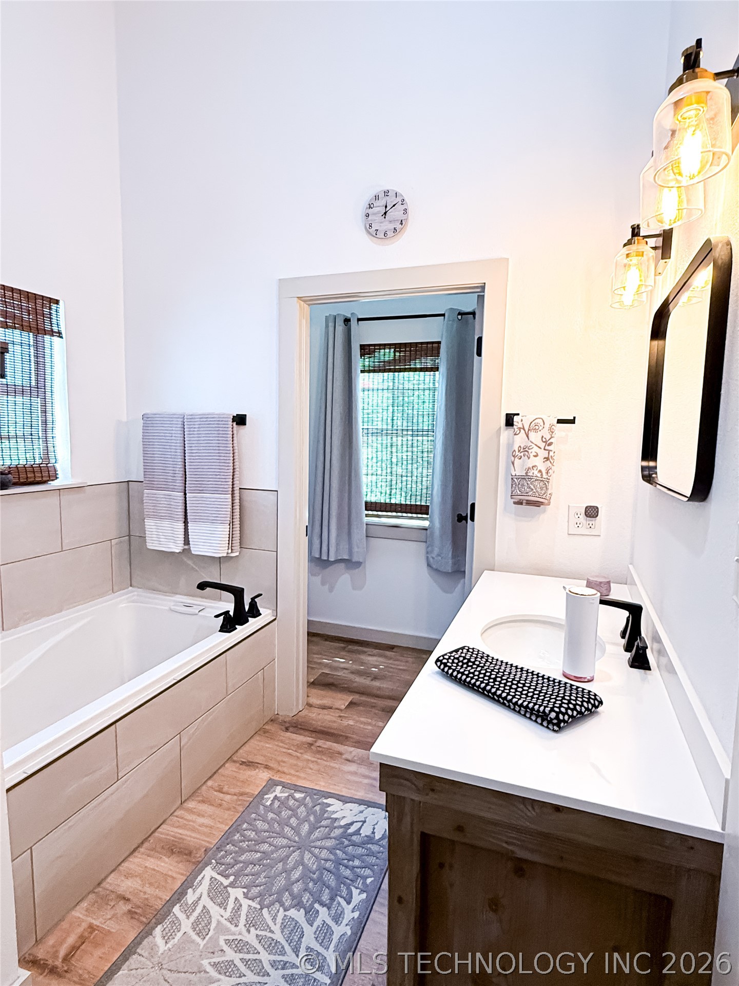 986 N 4430 Property Photo 51