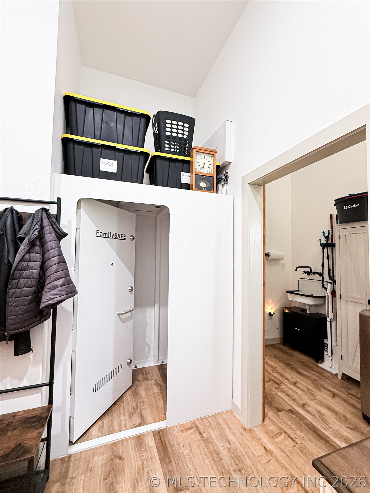986 N 4430 Property Photo 56