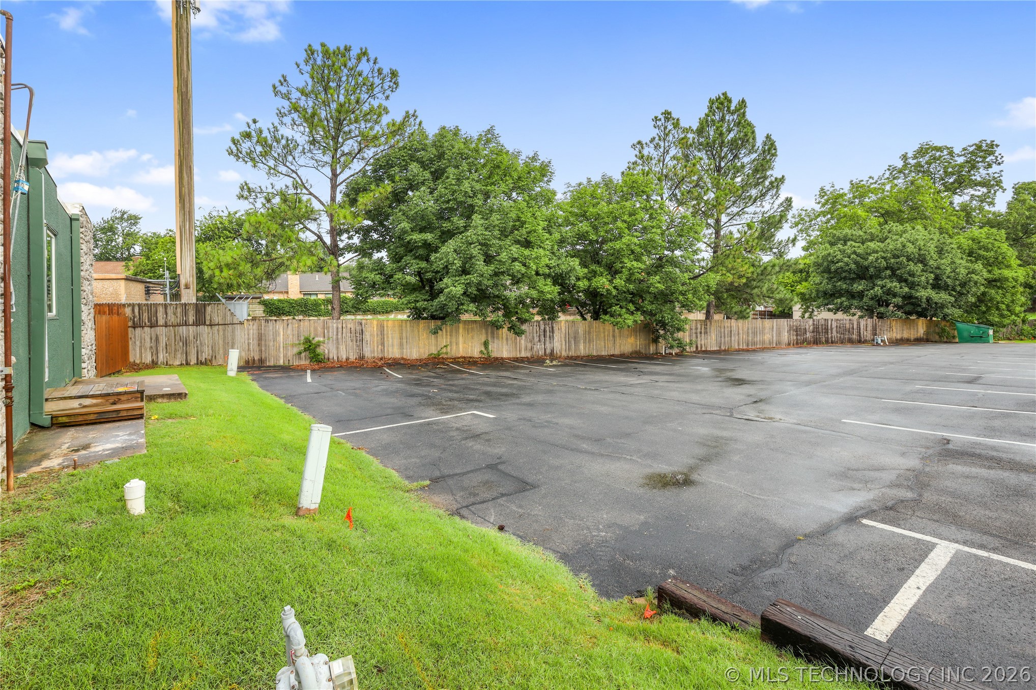 7935 E 57th Street Property Photo 4