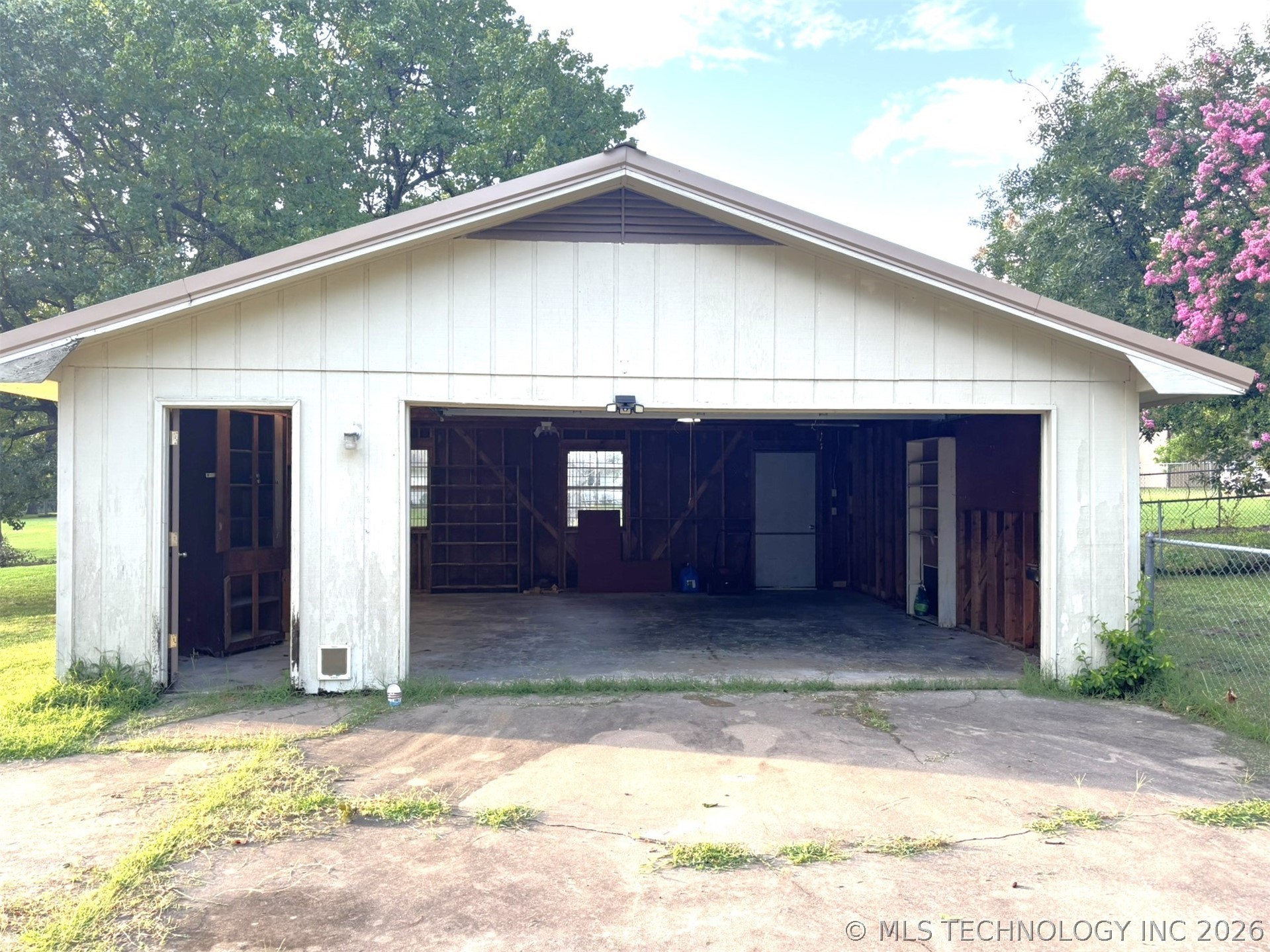 415641 E 1094 Property Photo 6