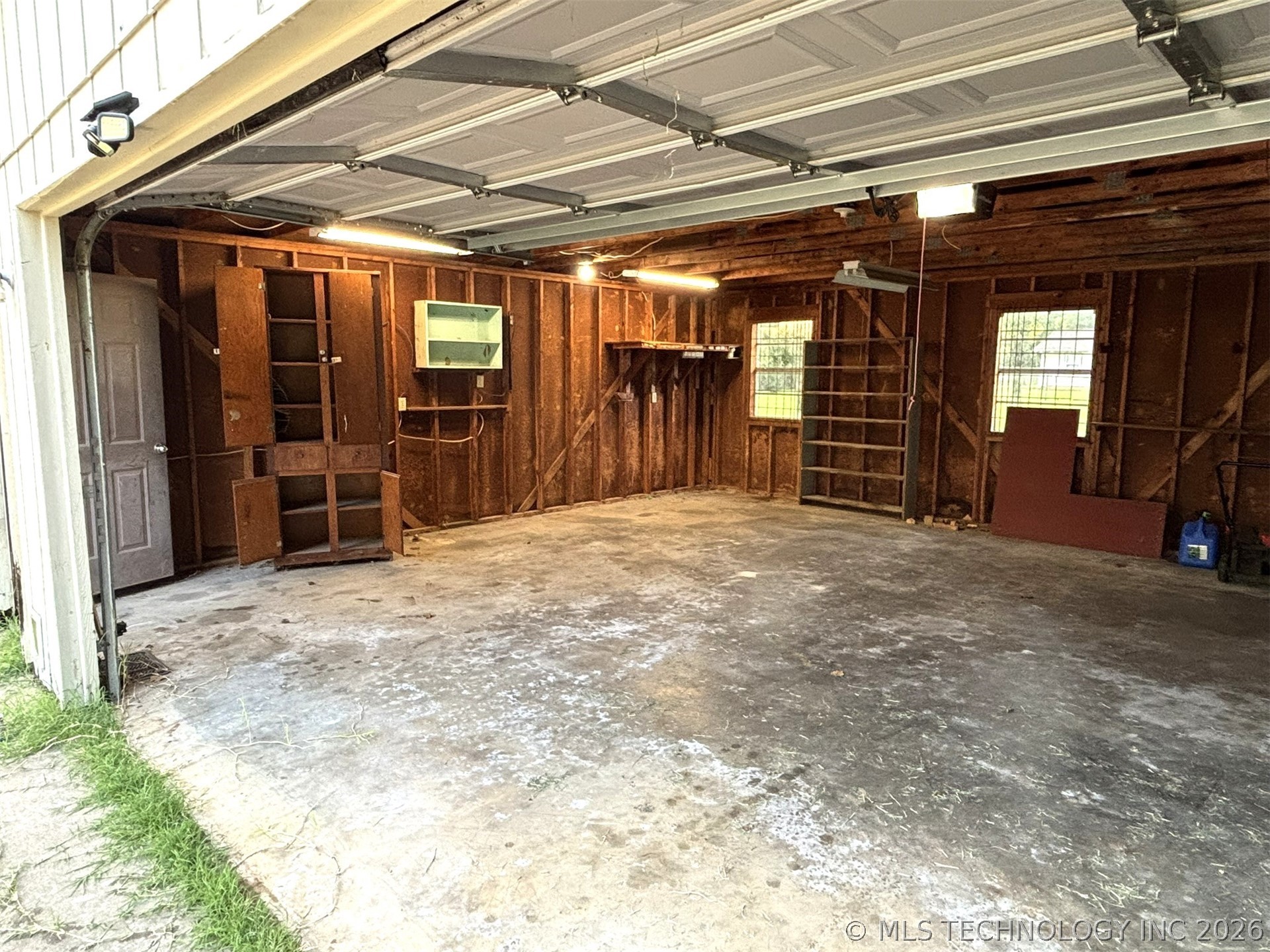 415641 E 1094 Property Photo 8