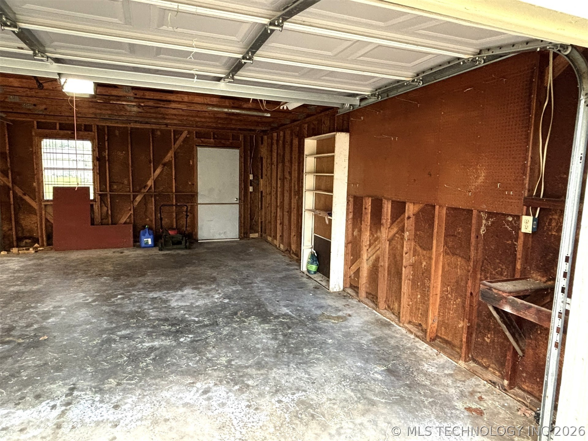415641 E 1094 Property Photo 9
