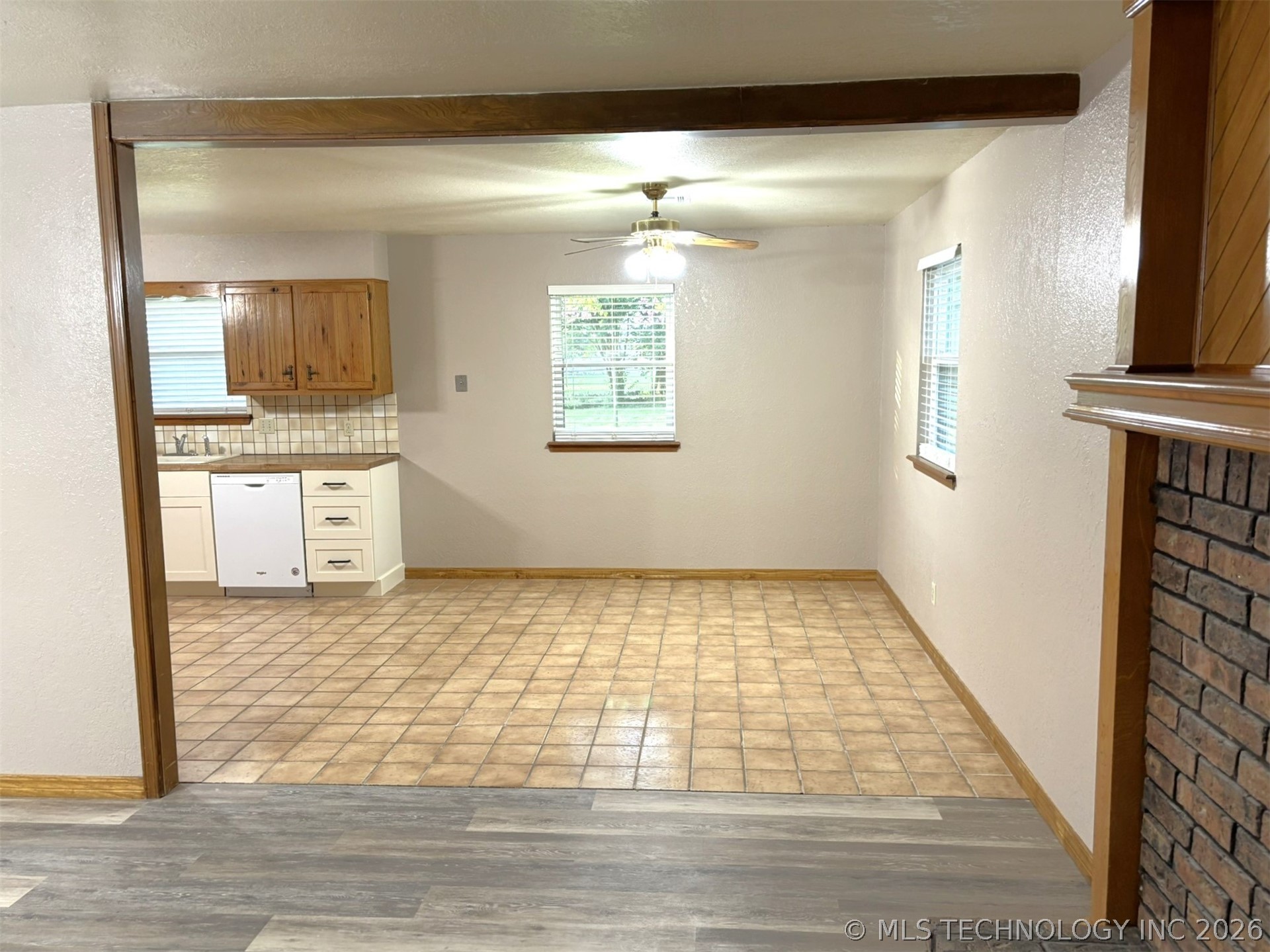 415641 E 1094 Property Photo 18