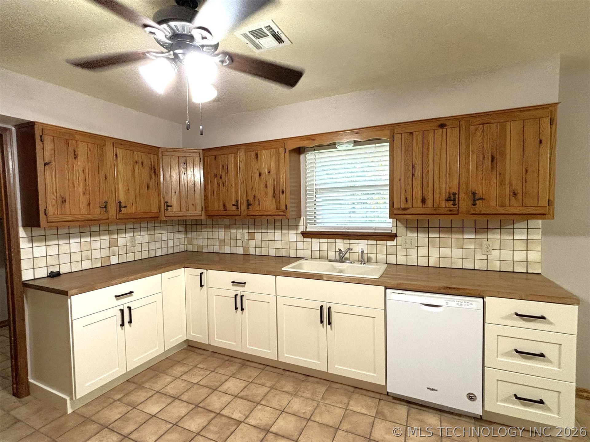 415641 E 1094 Property Photo 23