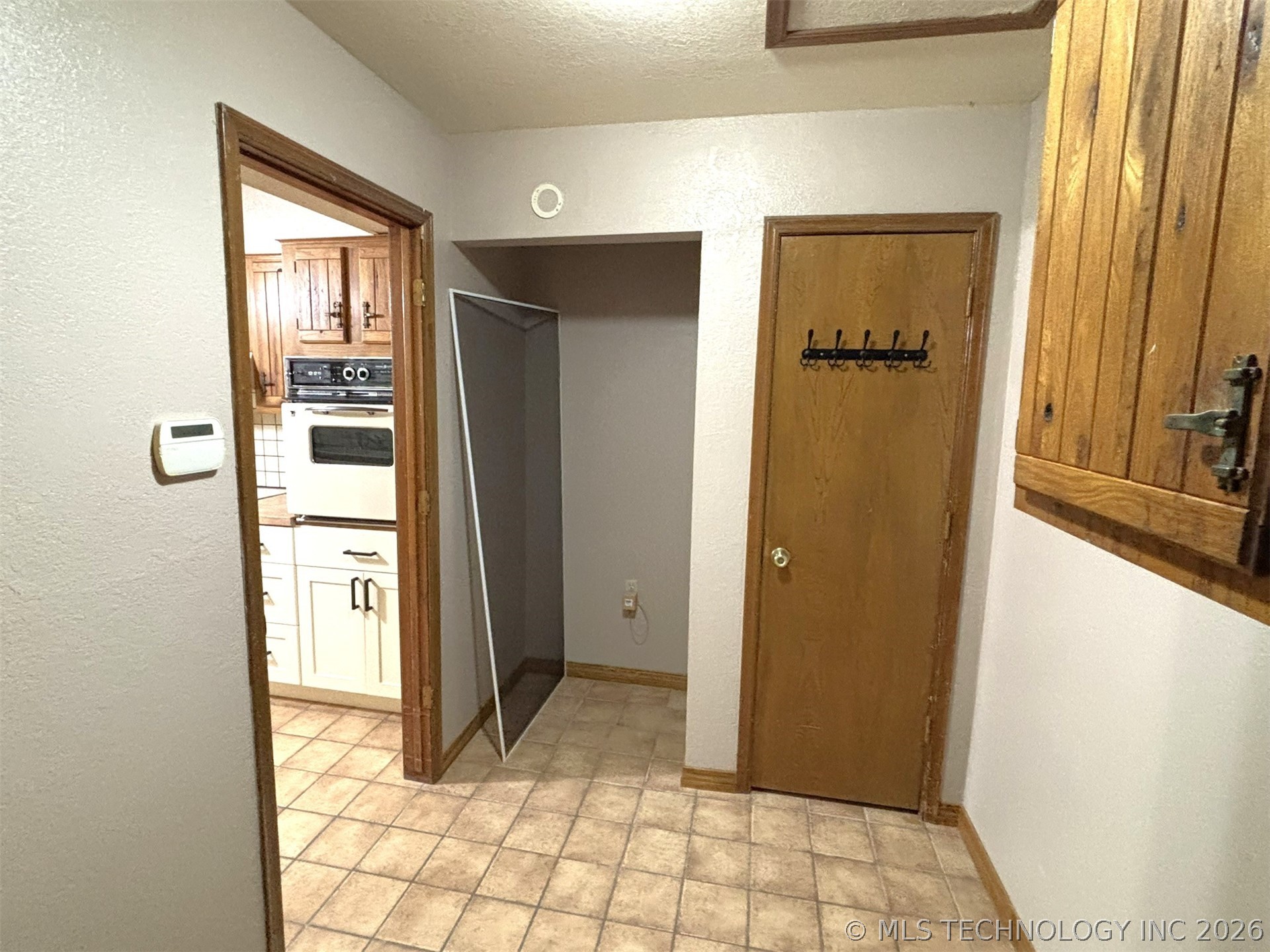 415641 E 1094 Property Photo 25
