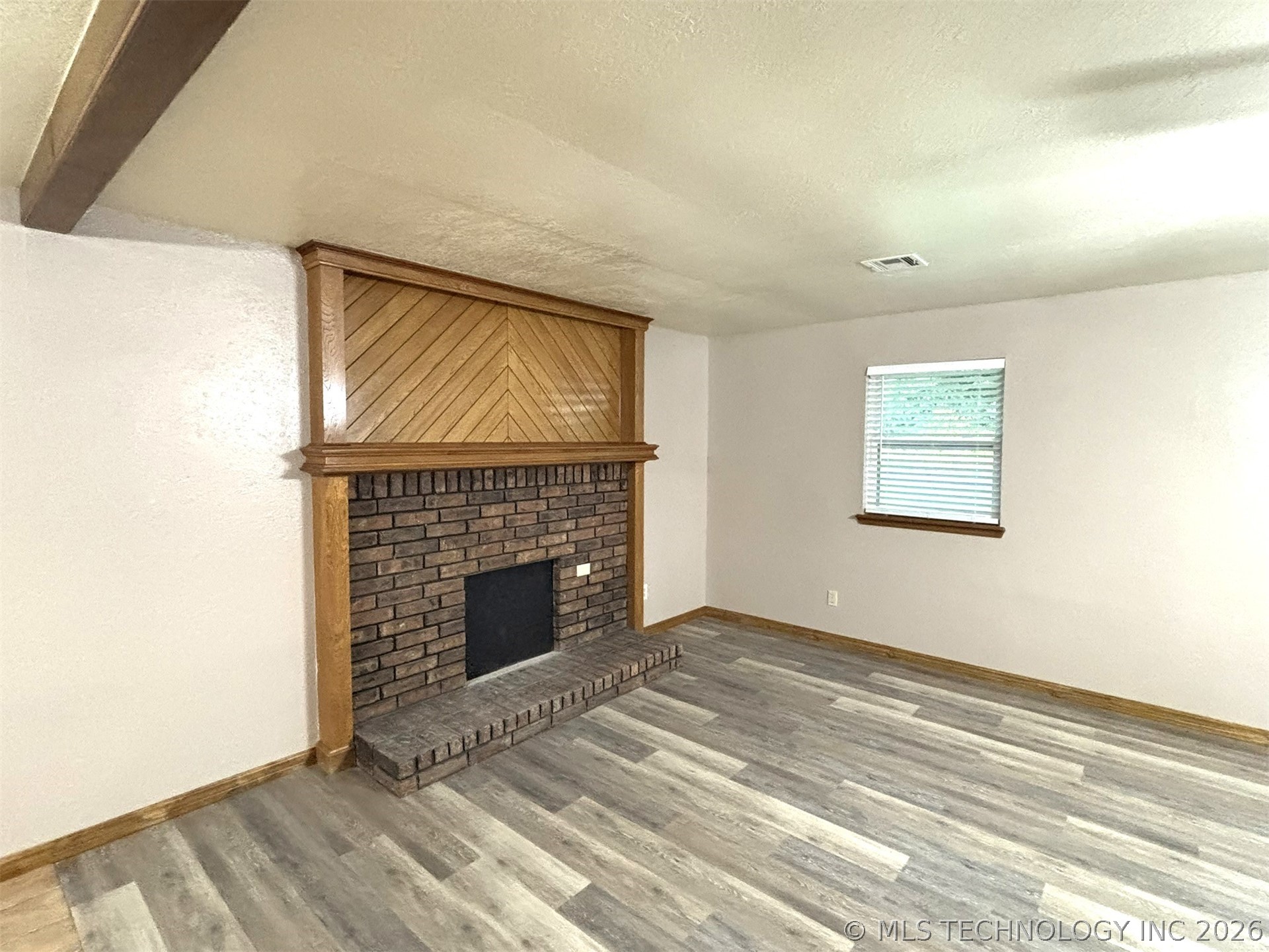 415641 E 1094 Property Photo 26