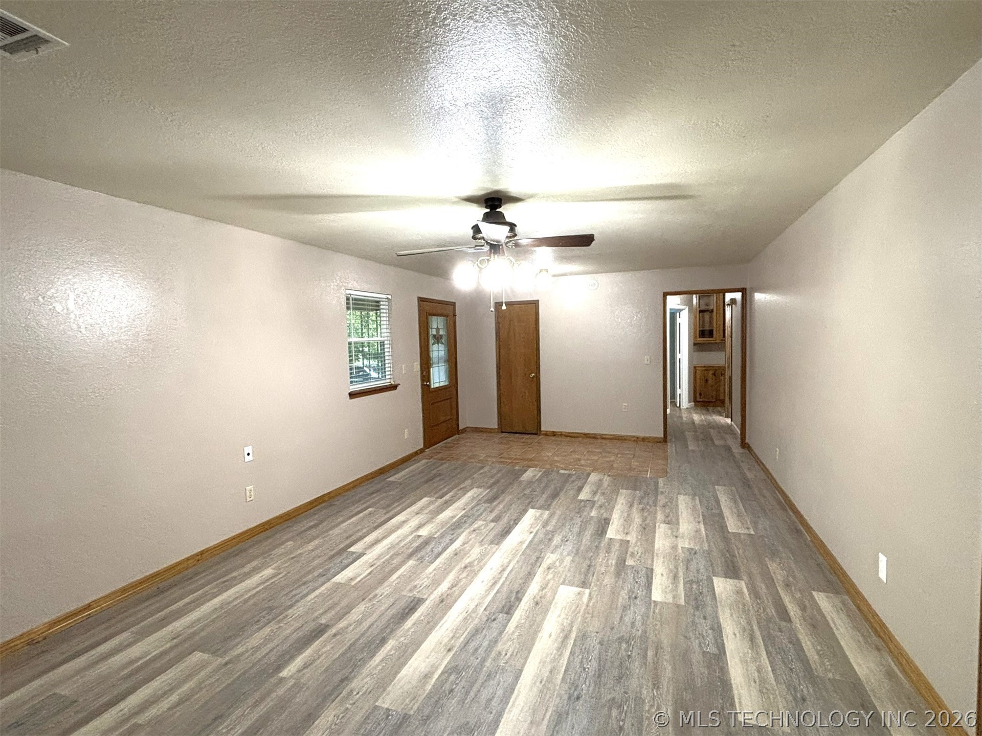 415641 E 1094 Property Photo 27