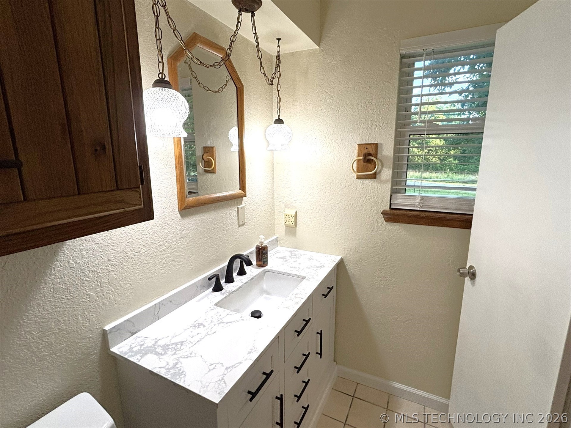 415641 E 1094 Property Photo 37