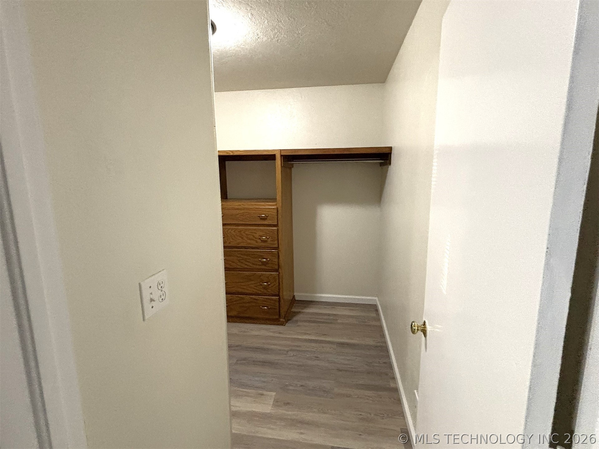 415641 E 1094 Property Photo 41