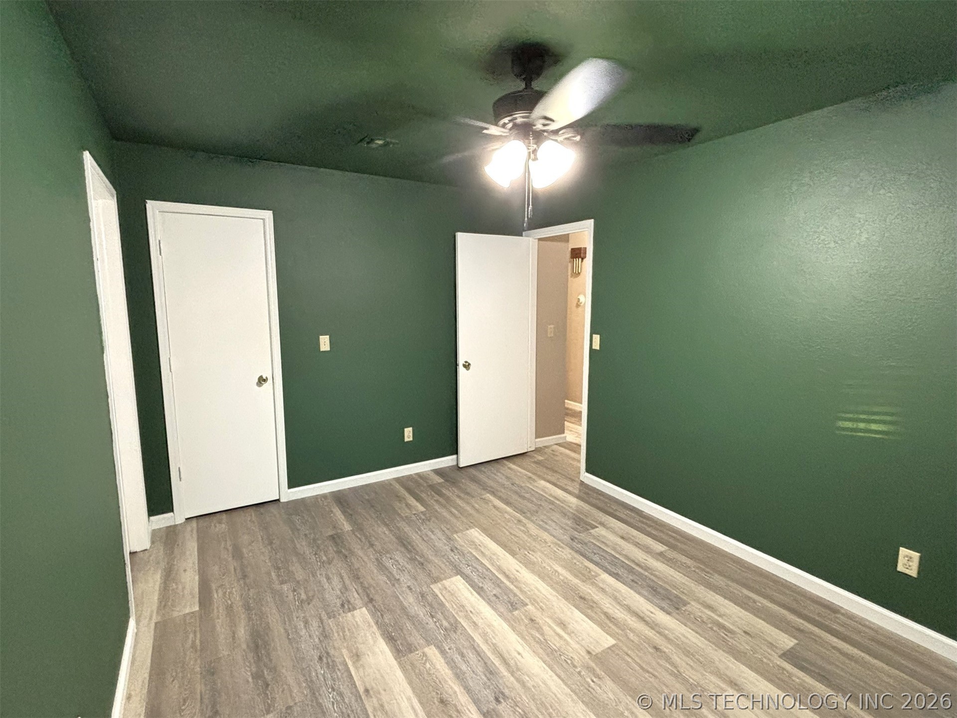 415641 E 1094 Property Photo 44