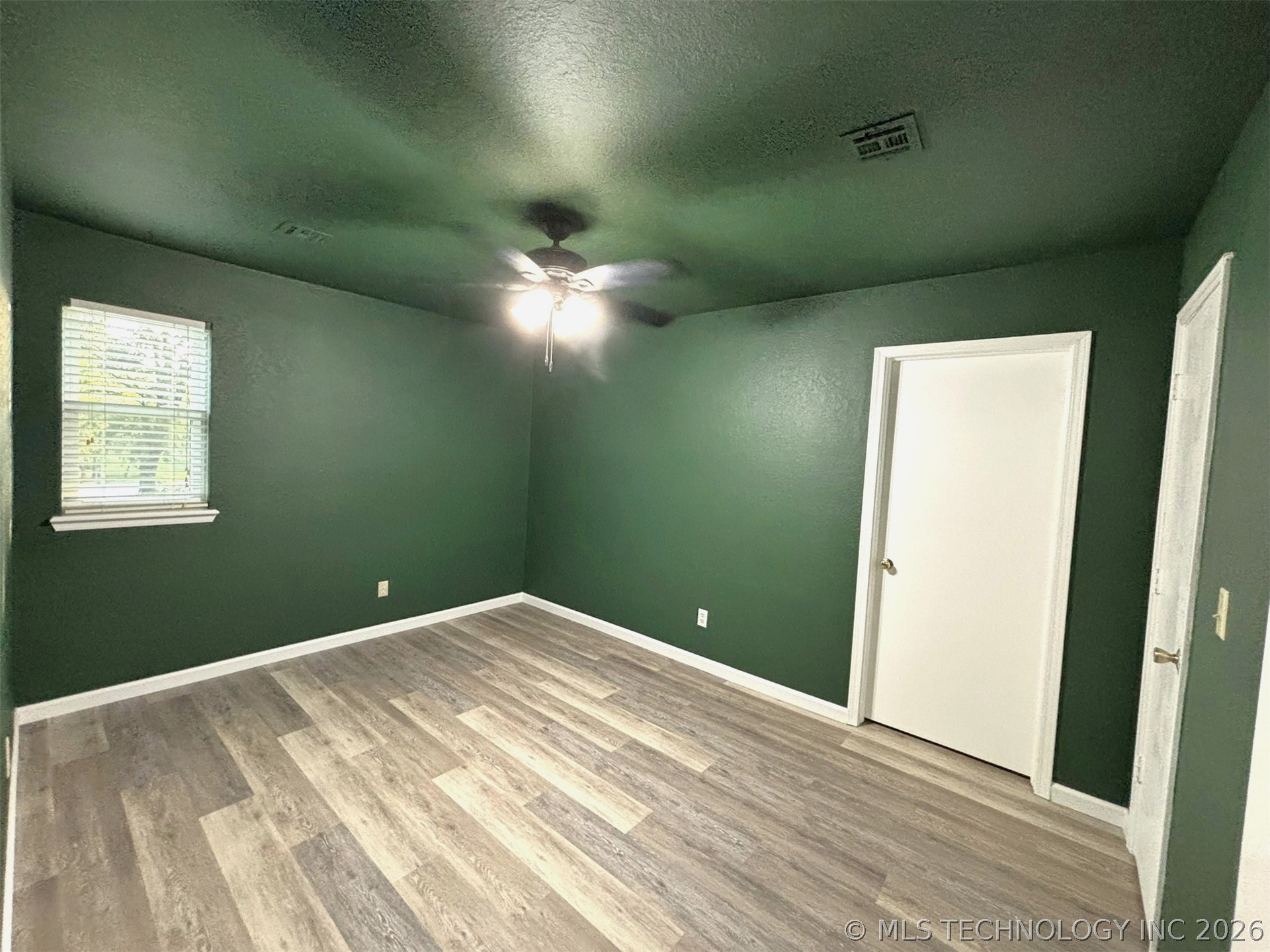 415641 E 1094 Property Photo 46