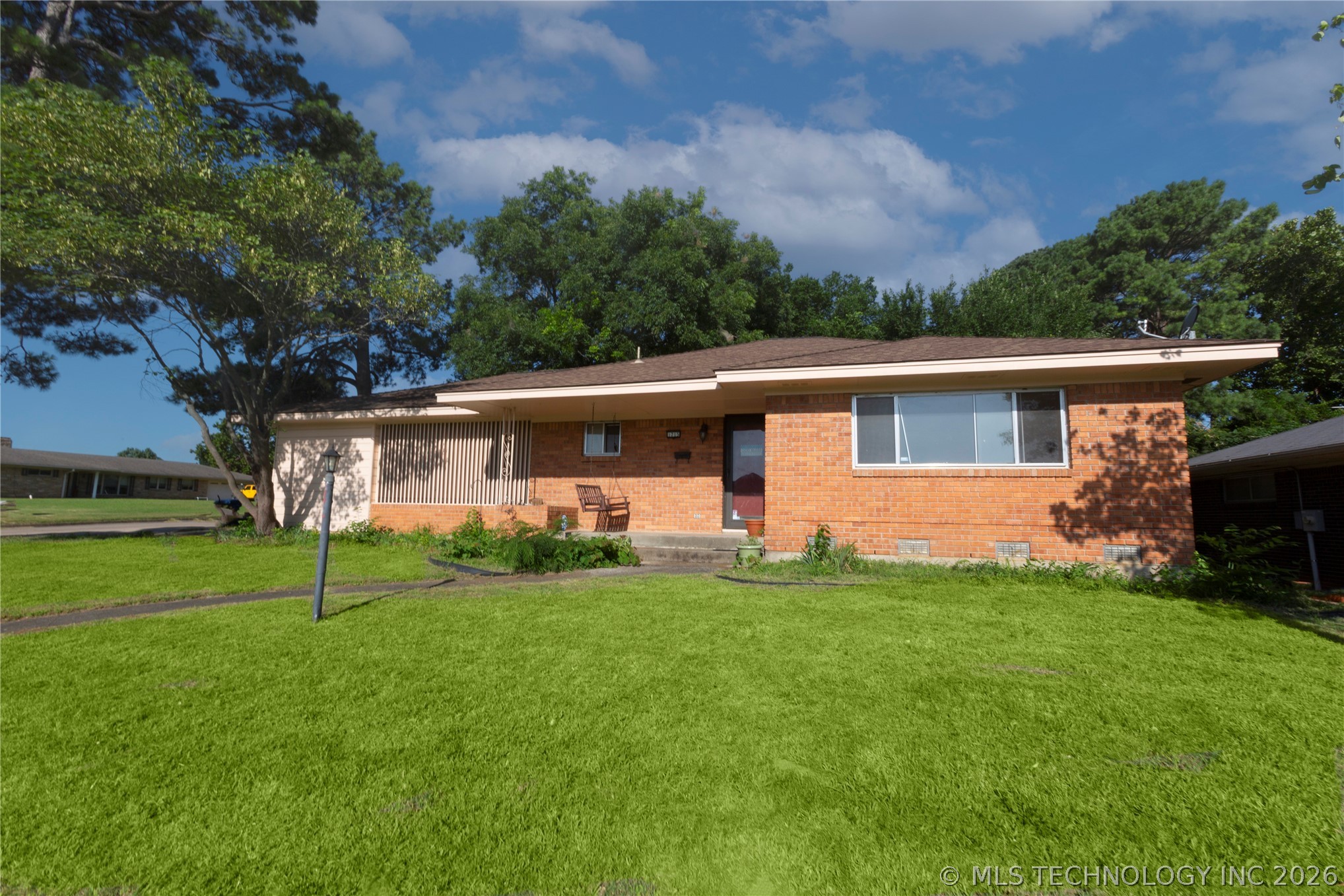 1715 Louise Drive Property Photo 2