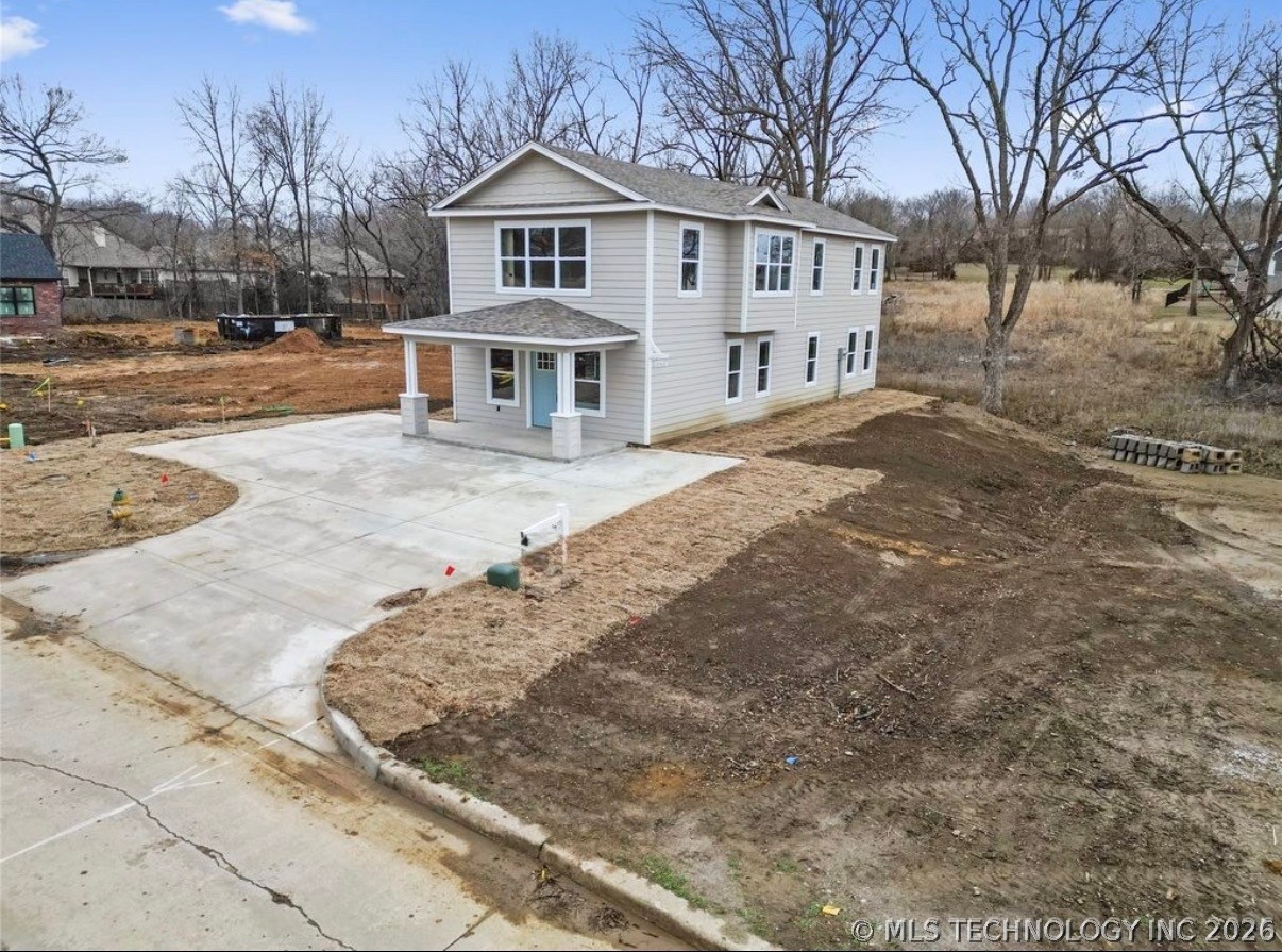 2002 W Driftwood Drive