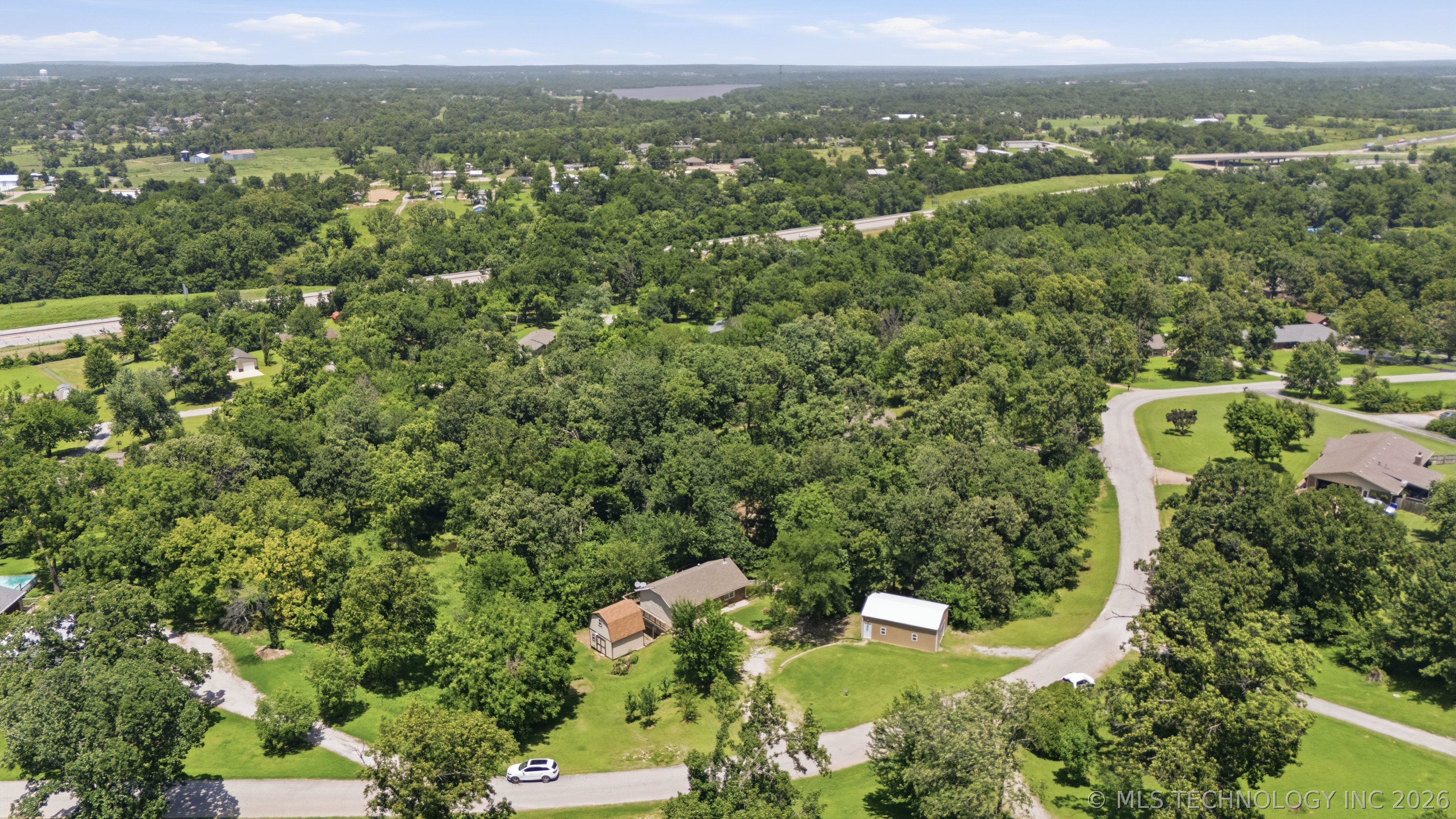 13685 E Crestview Drive Property Photo 4