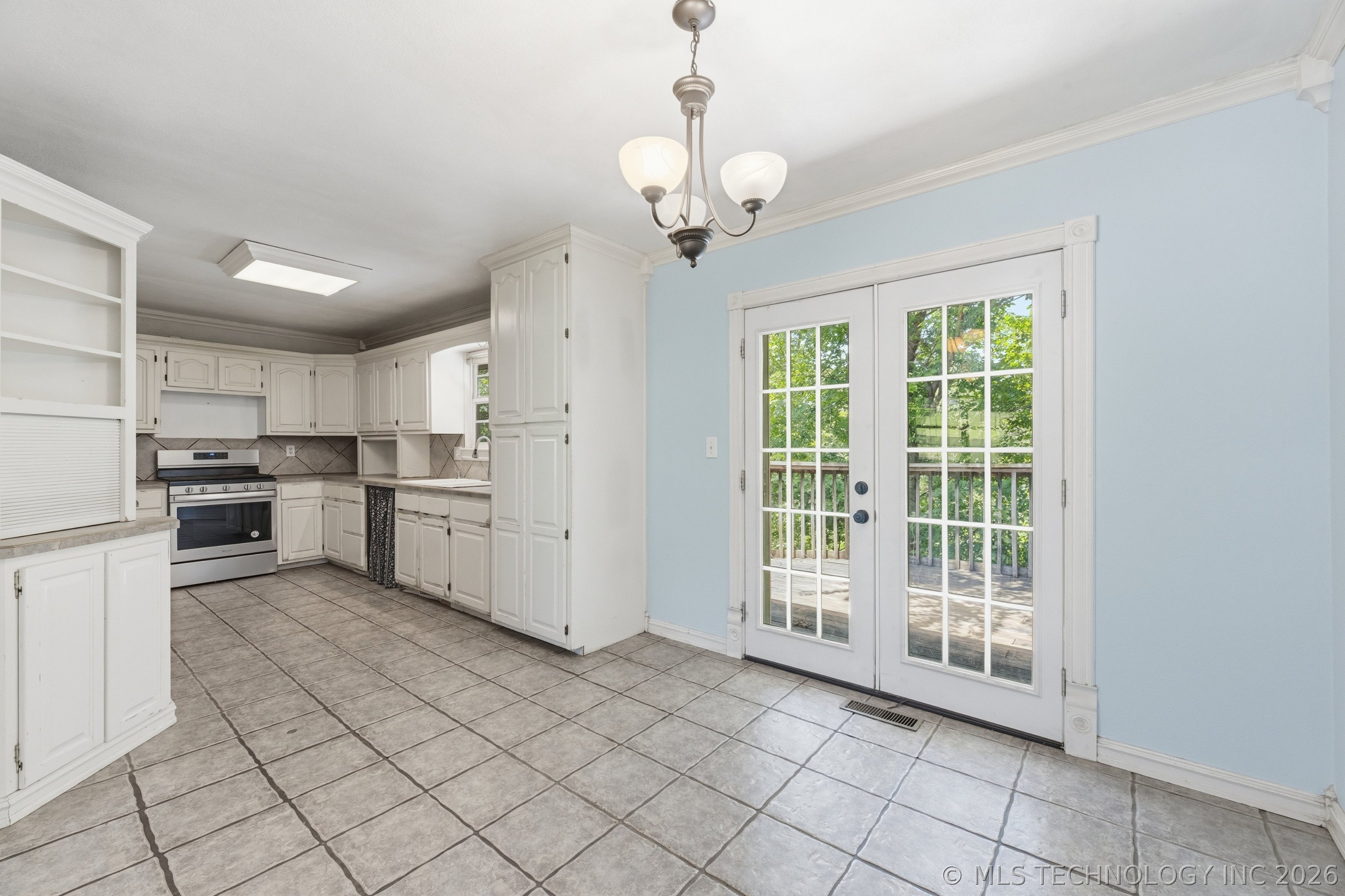 13685 E Crestview Drive Property Photo 13