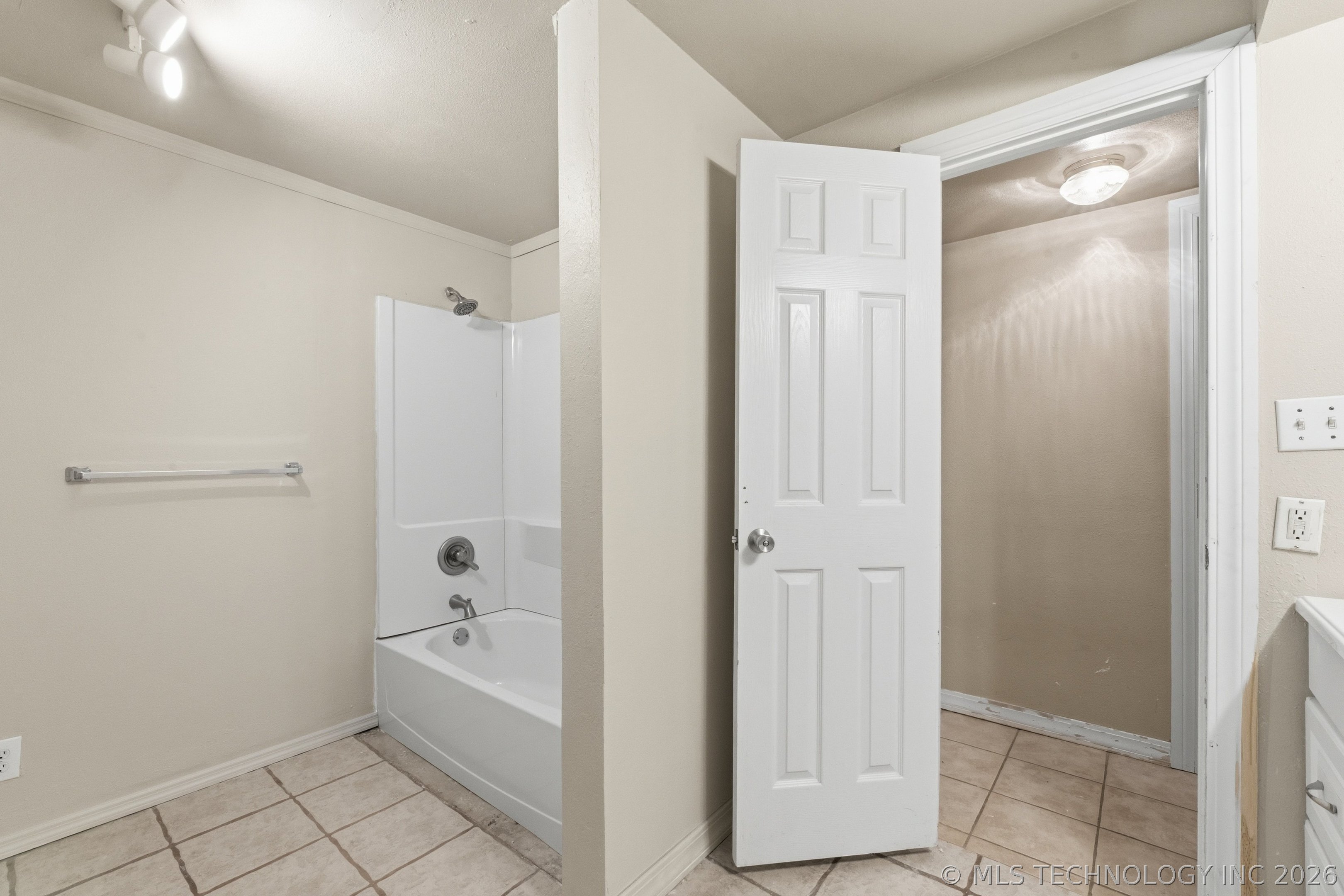 13685 E Crestview Drive Property Photo 24