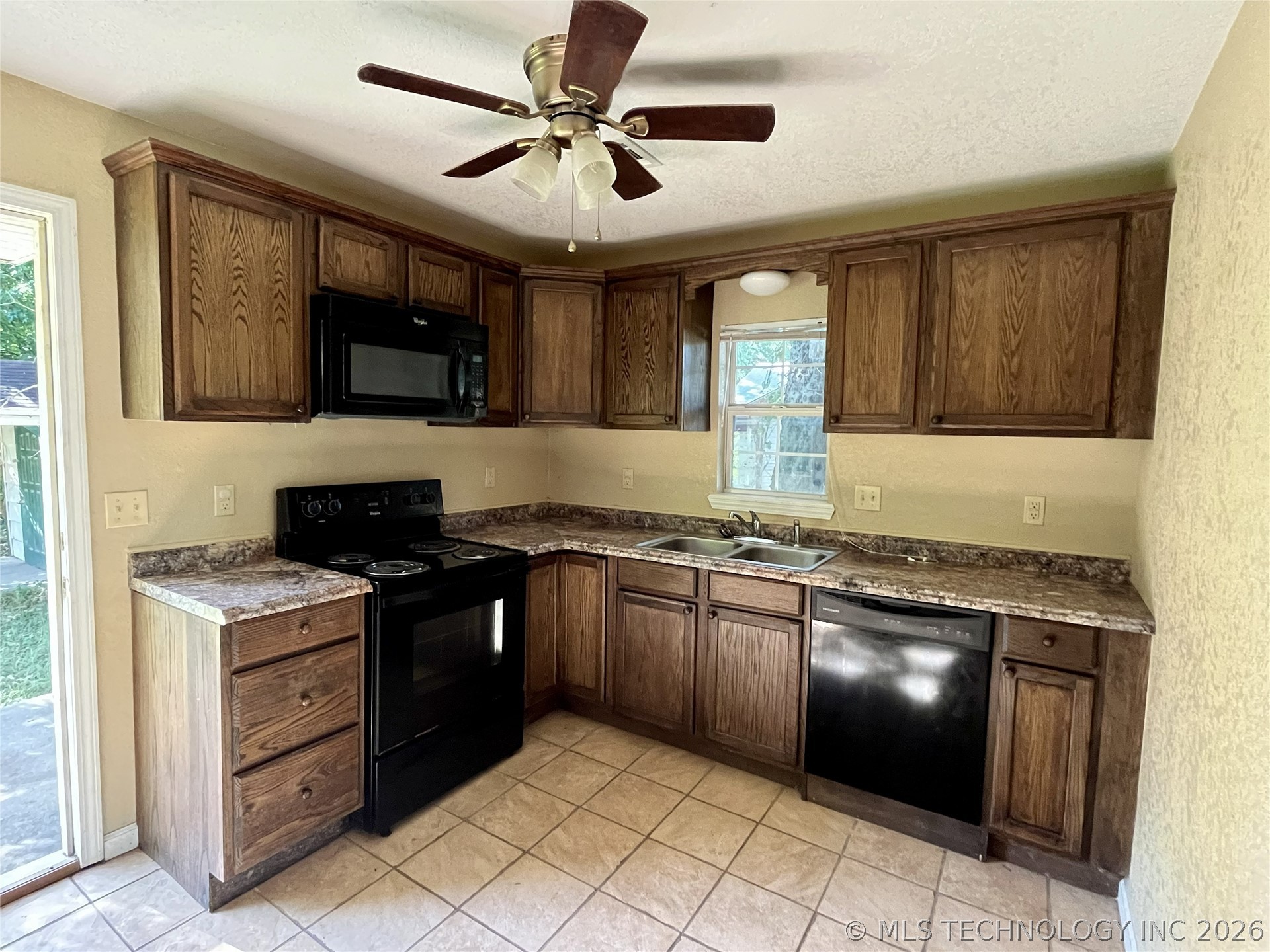 1121 D Street Se Property Photo 5