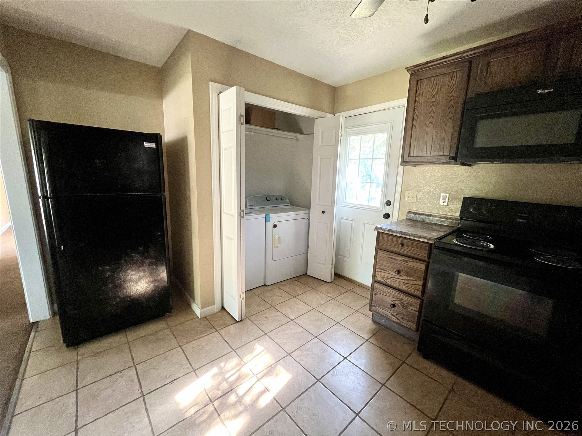1121 D Street Se Property Photo 7