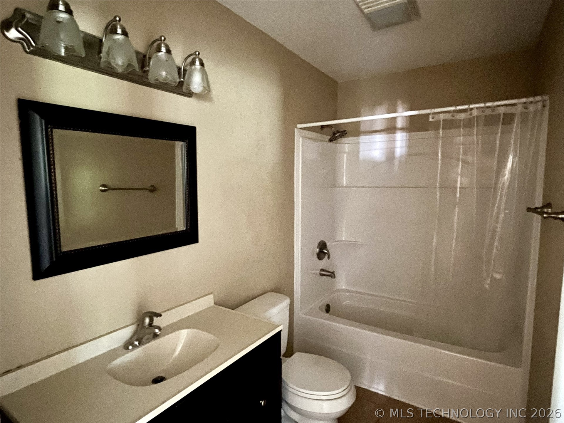 1121 D Street Se Property Photo 8