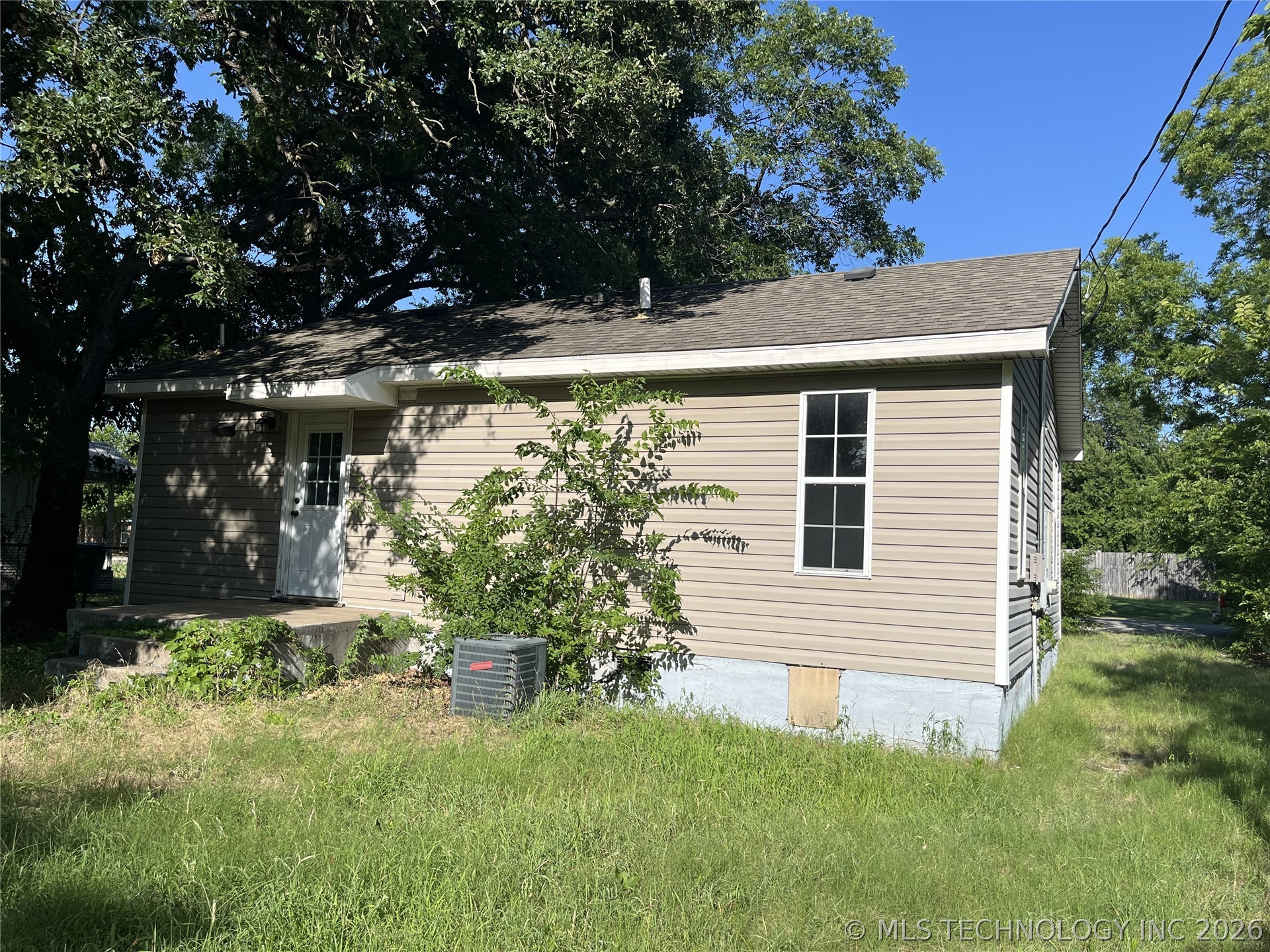 1121 D Street Se Property Photo 12