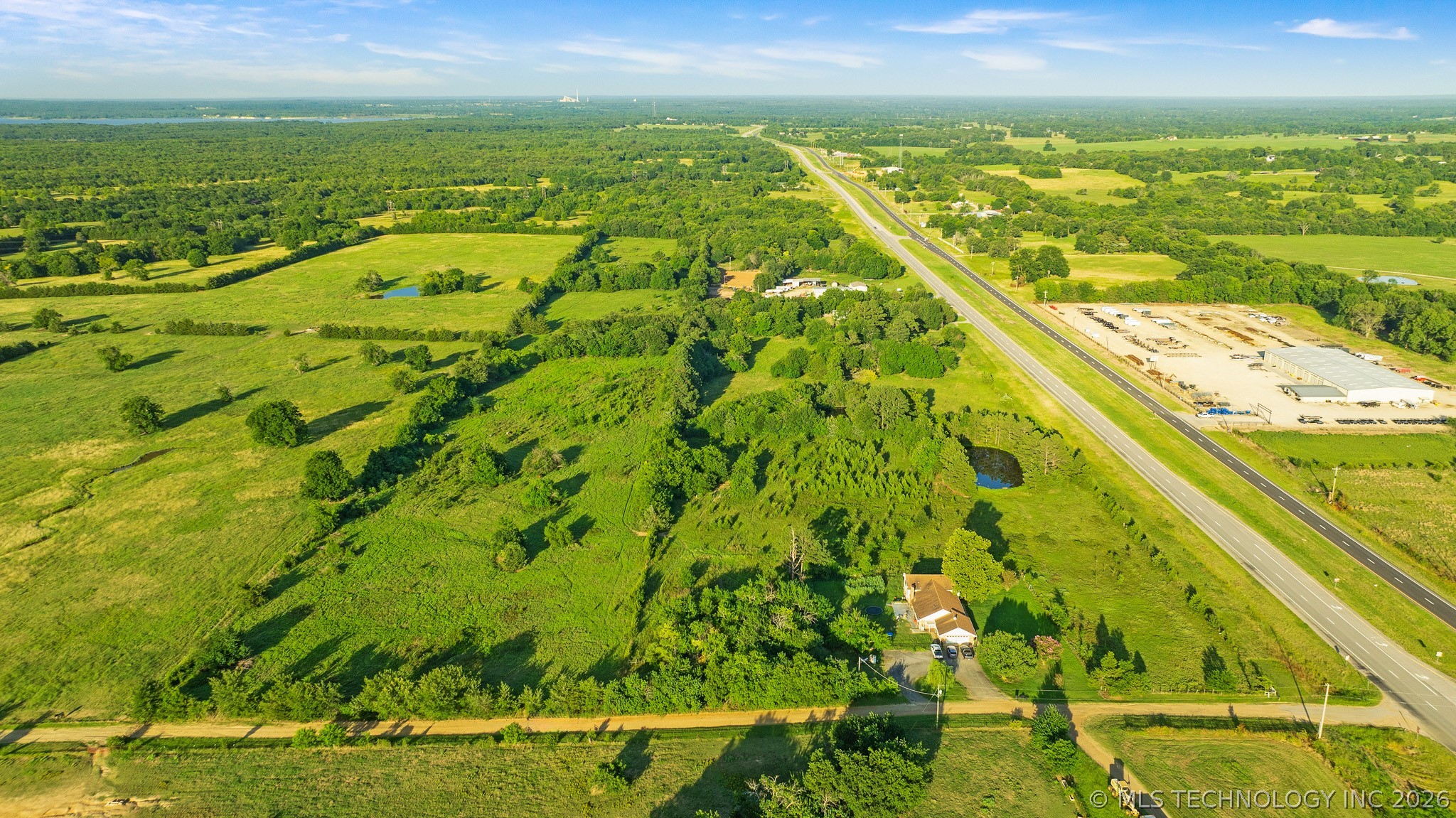 1093 N 4260 Road Property Photo 4