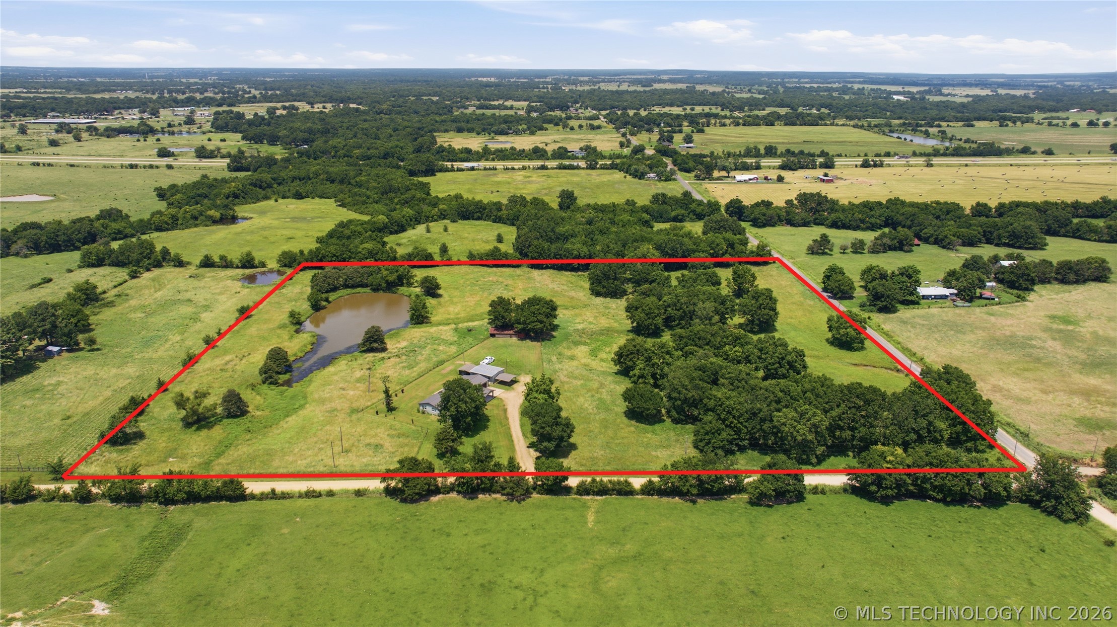422985 E 1080 Road Property Photo 2