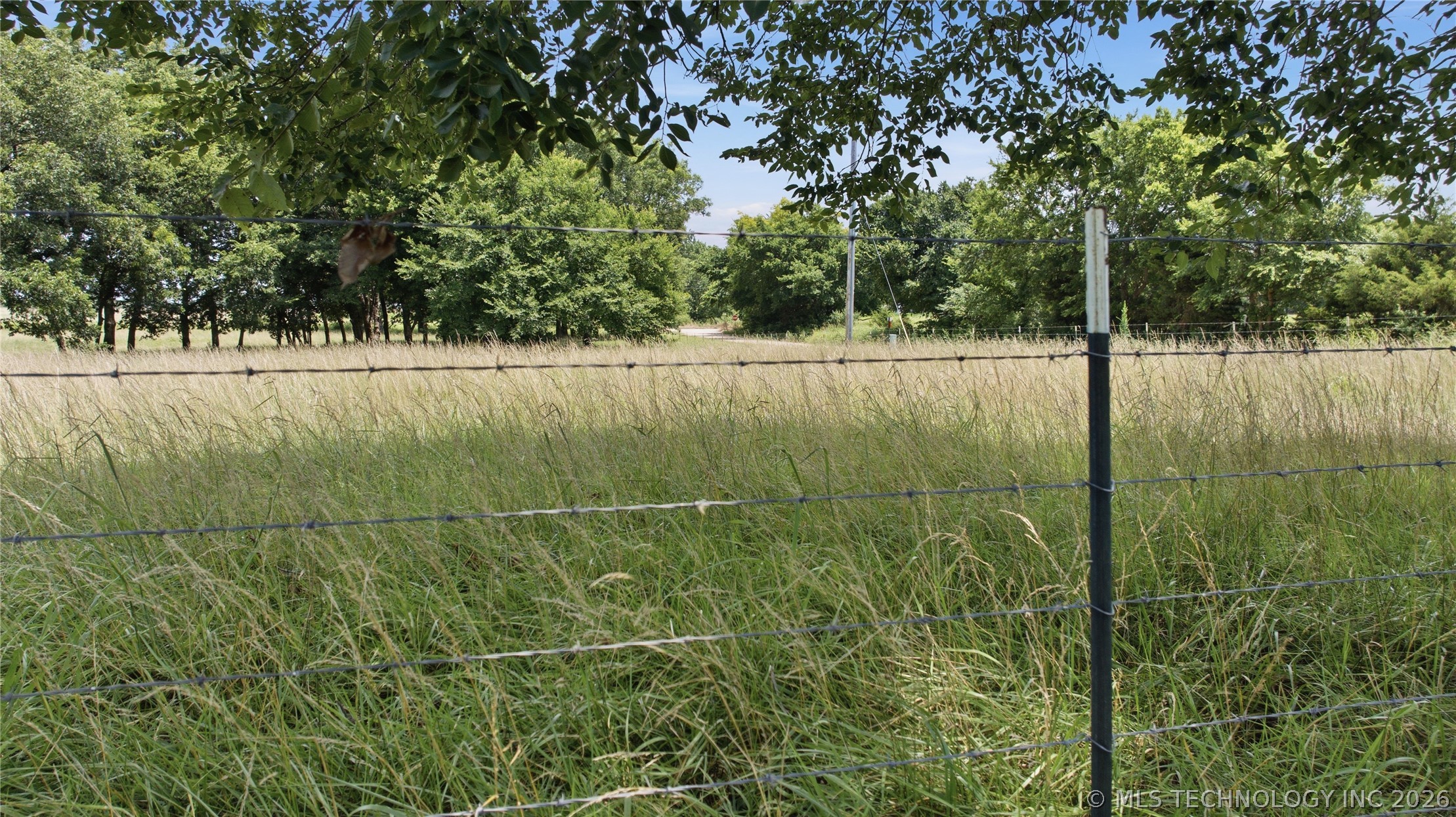 422985 E 1080 Road Property Photo 4