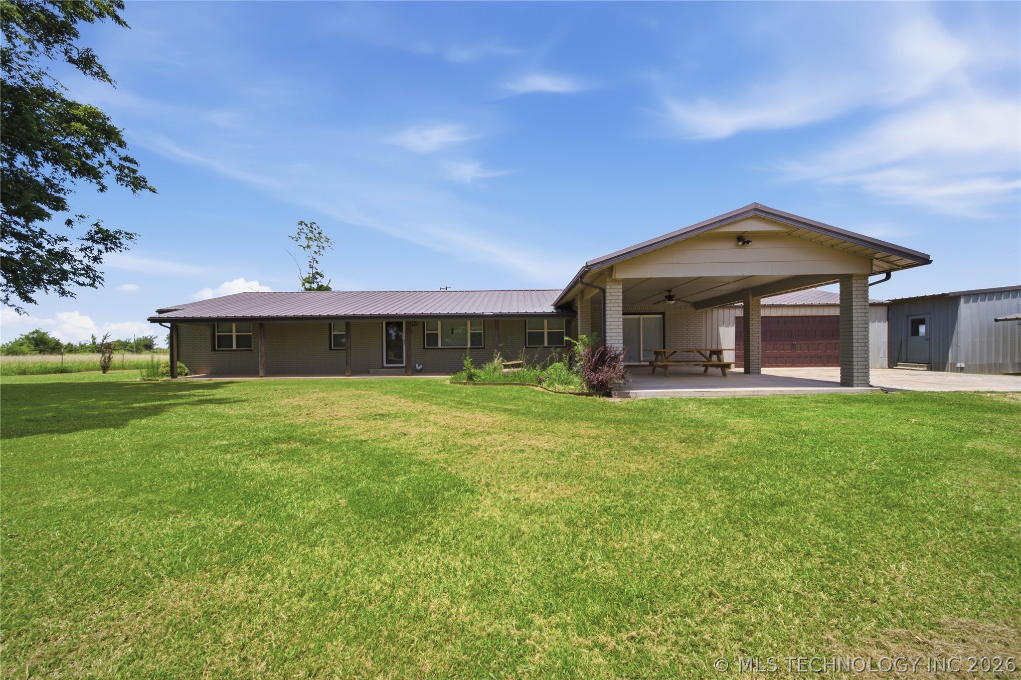 422985 E 1080 Road Property Photo 7
