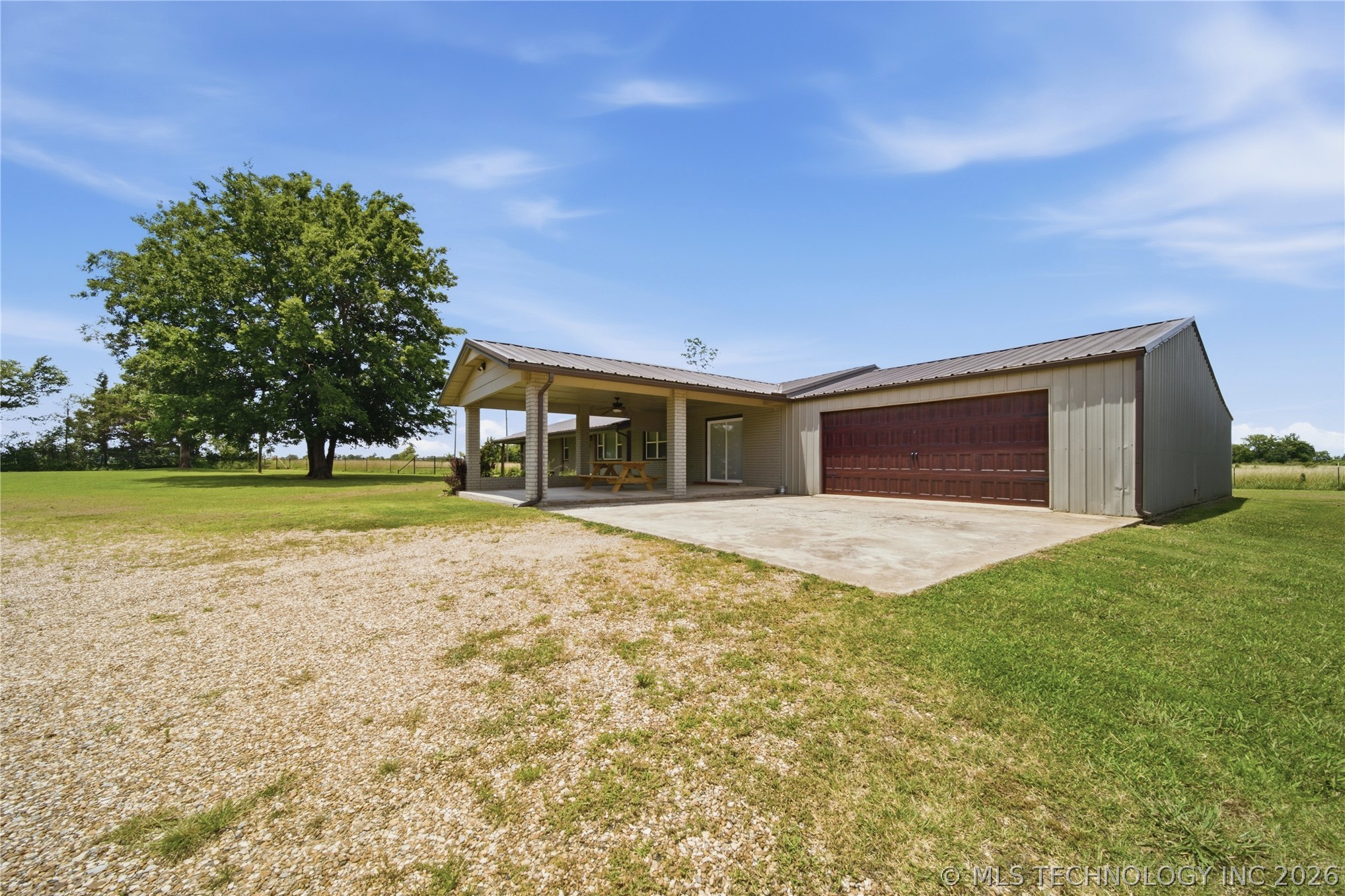 422985 E 1080 Road Property Photo 9