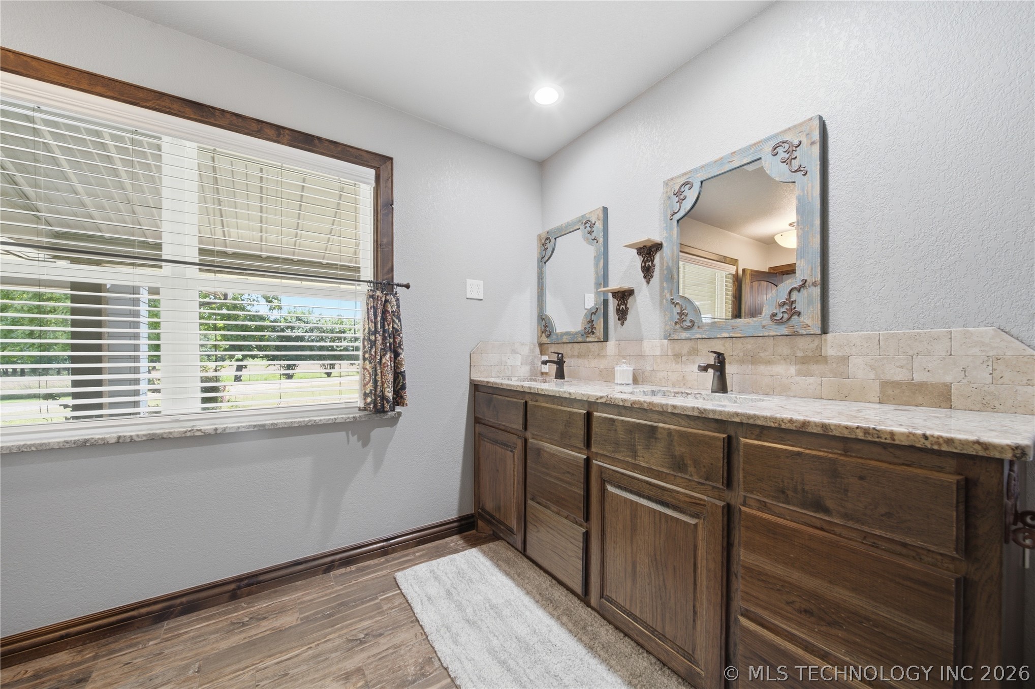 422985 E 1080 Road Property Photo 23