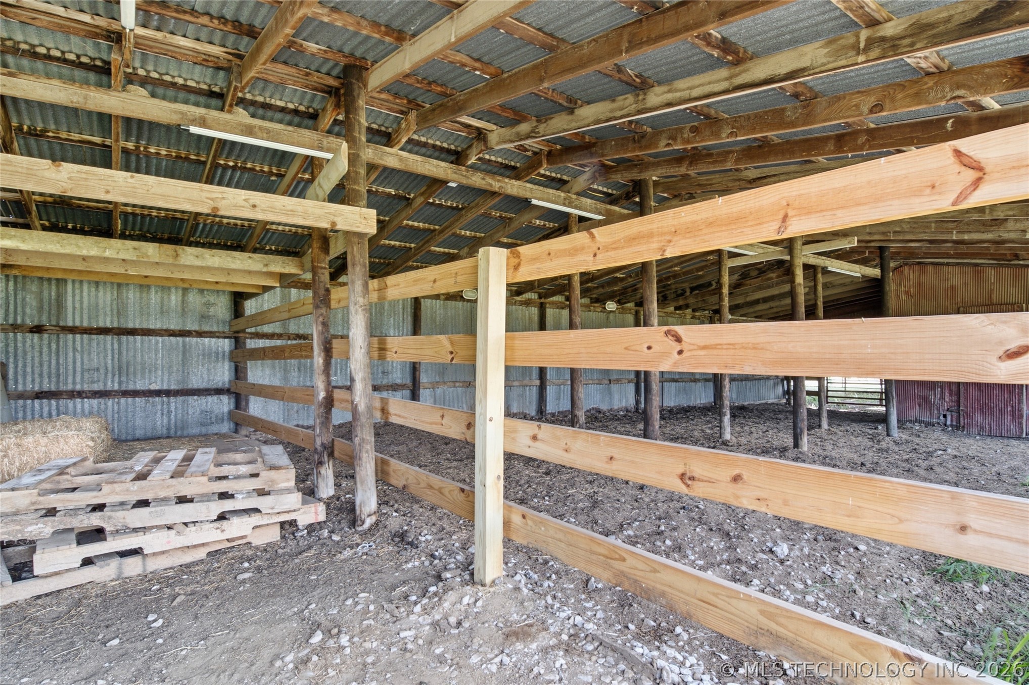 422985 E 1080 Road Property Photo 38