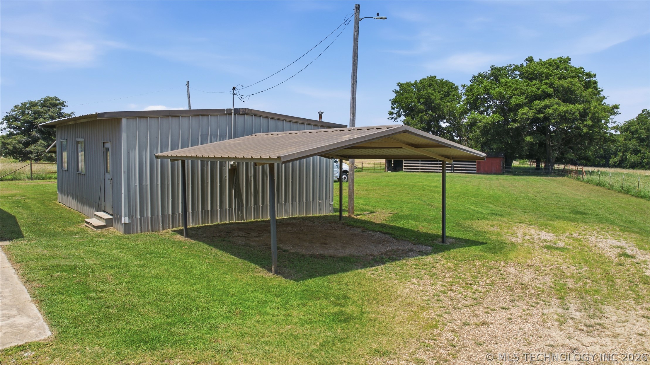422985 E 1080 Road Property Photo 40