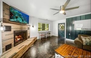 216 Basin Street Property Photo 8