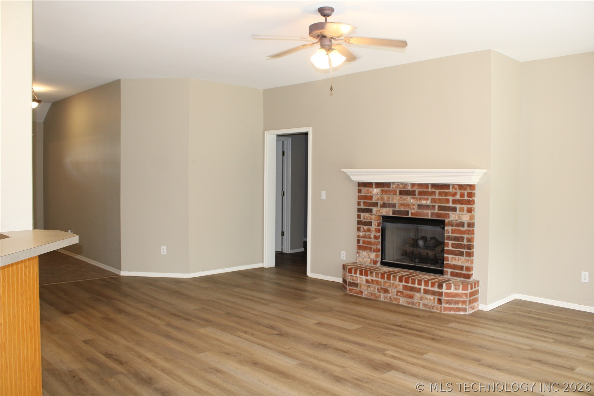 12007 S Cedar Avenue Property Photo 4