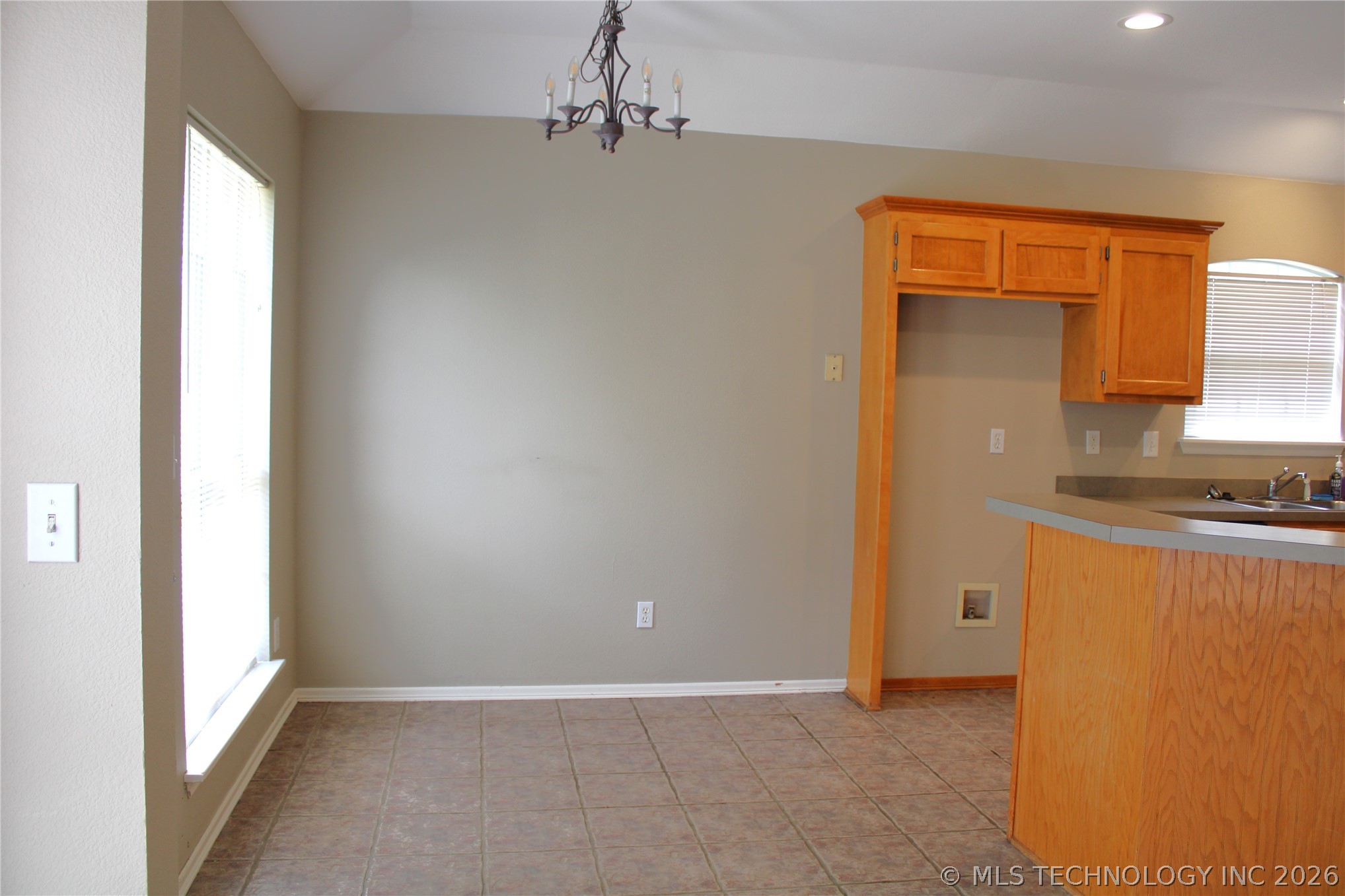 12007 S Cedar Avenue Property Photo 5