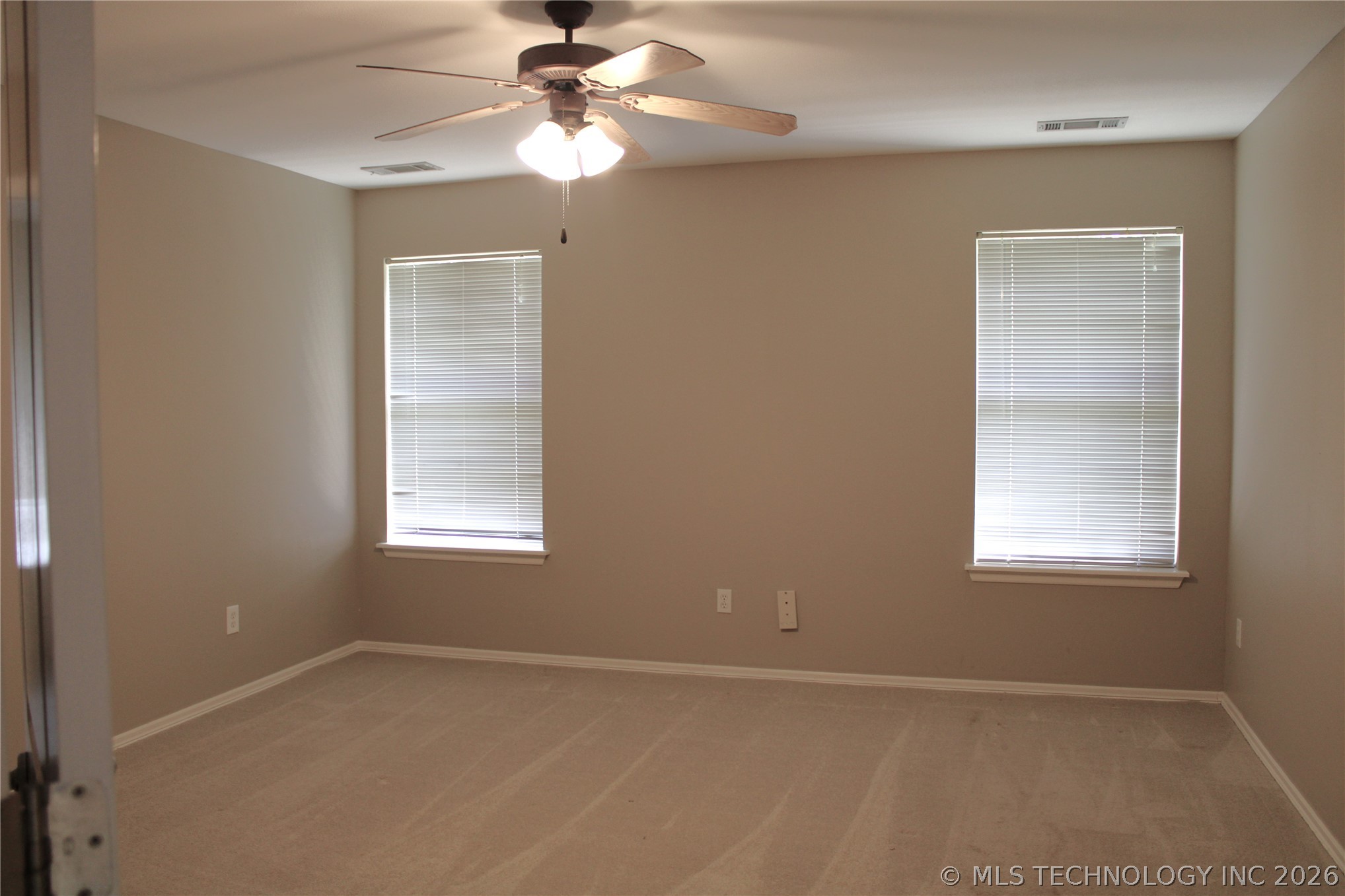 12007 S Cedar Avenue Property Photo 7